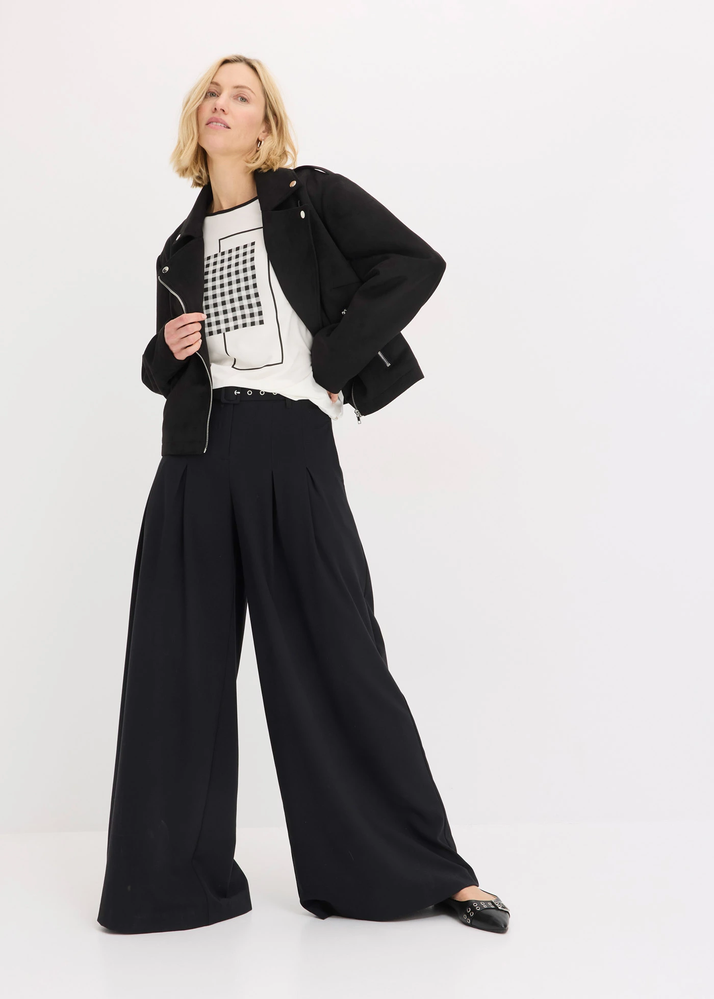 Tričko s kontrastným lemovaním • biela vlna/čierna potlačená • obchod bonprix