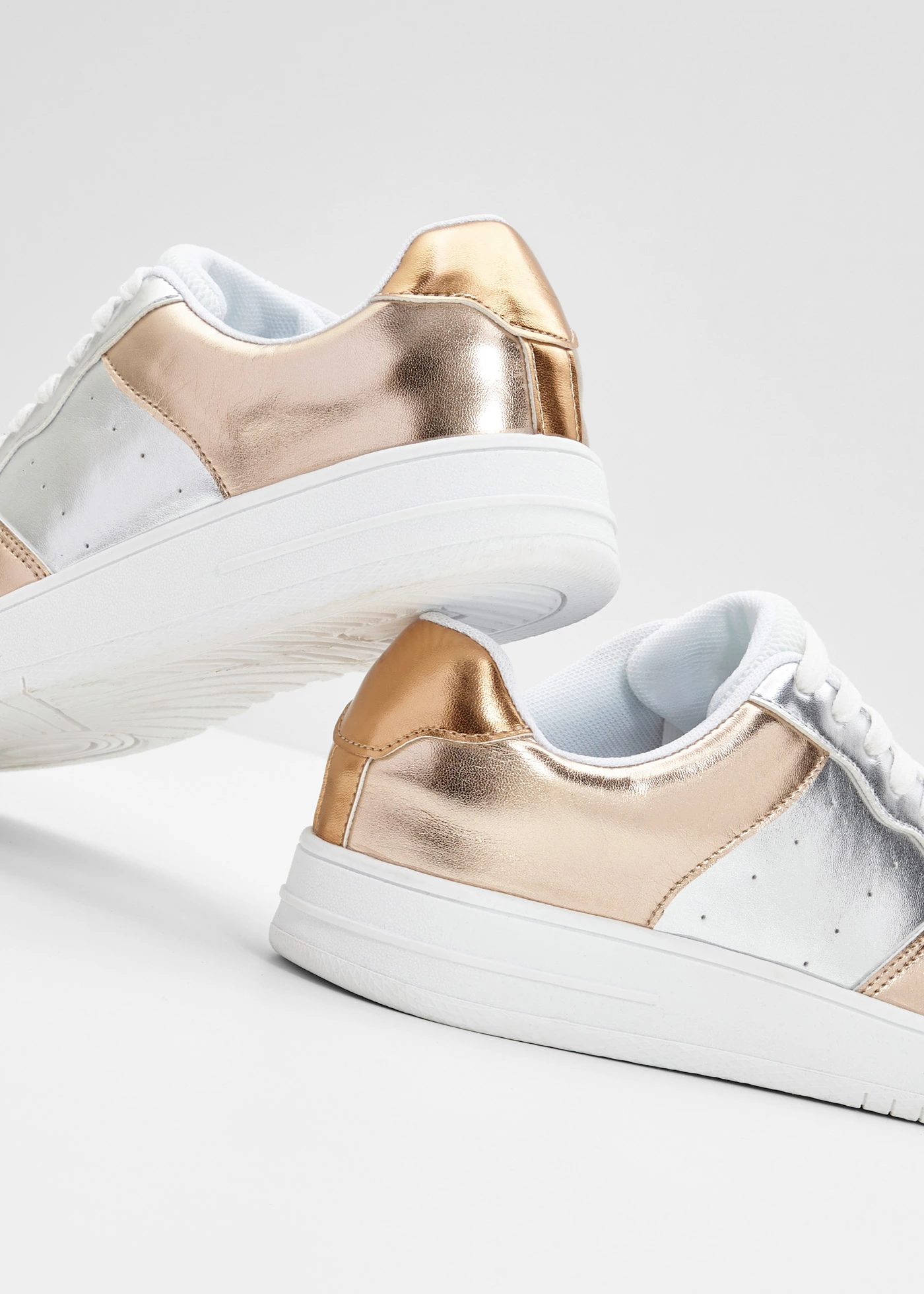 Plateau sneakers • koperkleur/zilverkleur • bonprix online shop