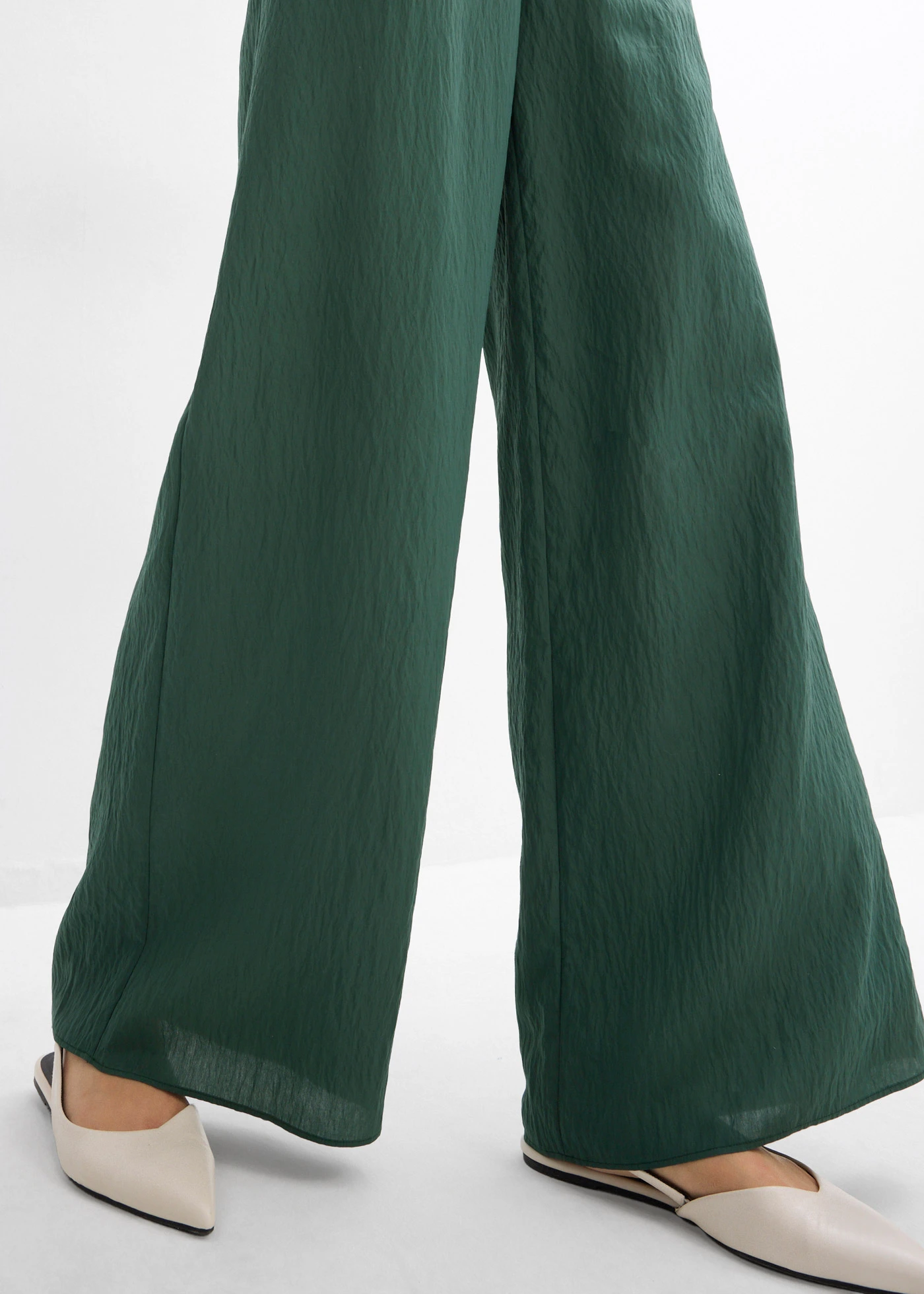 Kalhoty ze strukturované viskózové směsi se zmačkanou úpravou • stínová zelená • bonprix obchod