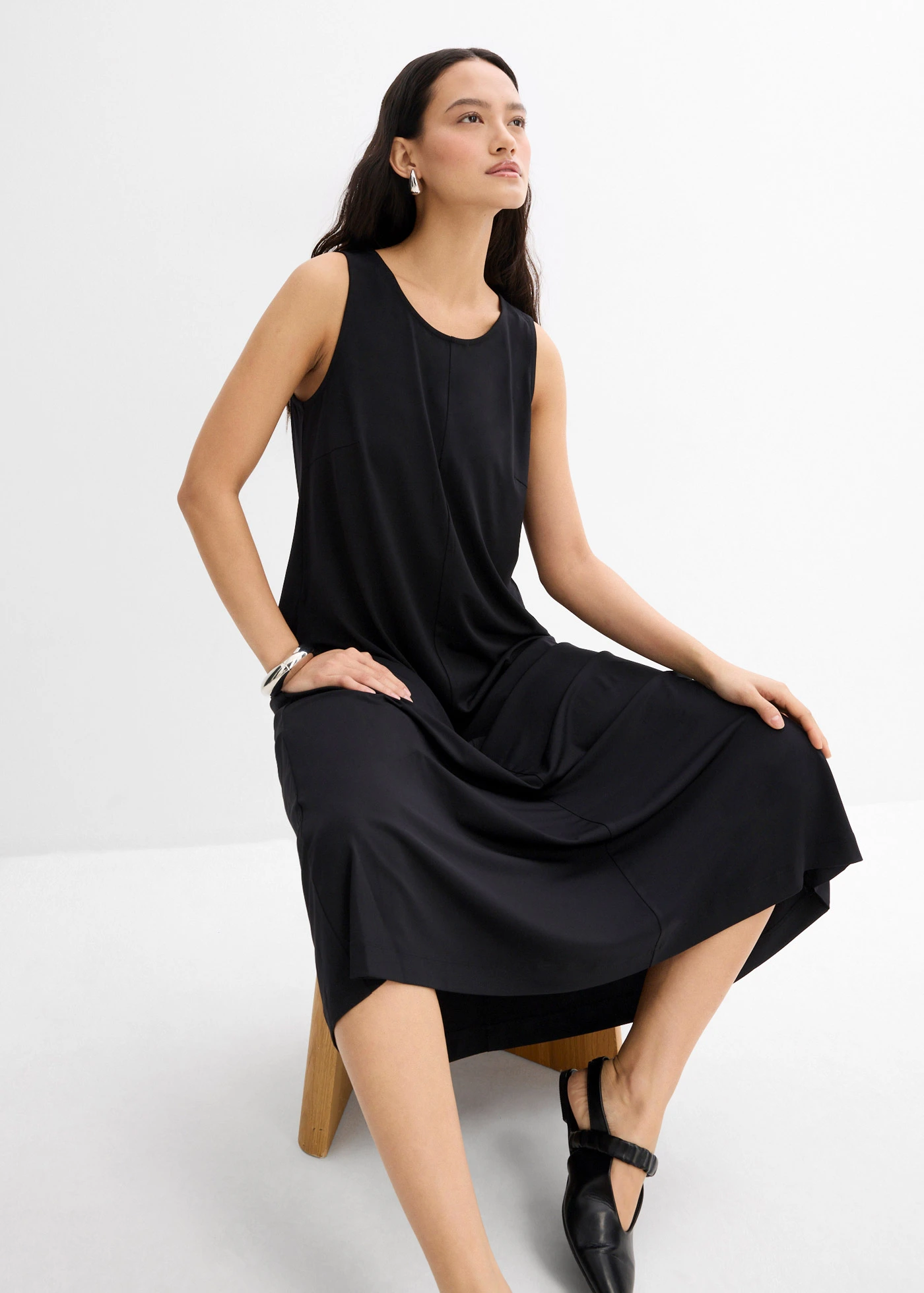 Robe midi trapèze • noir • Boutique bonprix