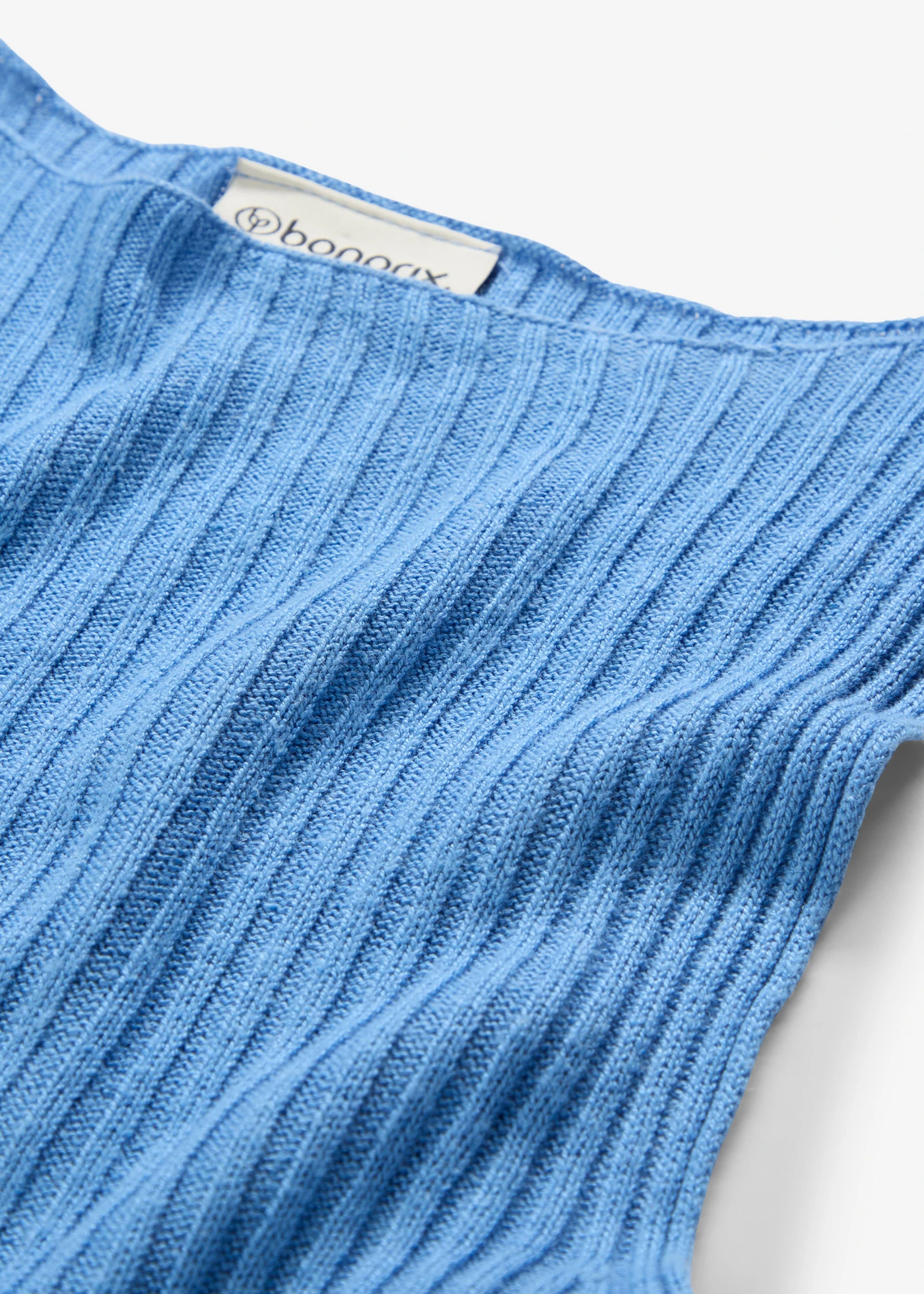 Přiléhavý pletený top z viskózové směsi • středně modrá • bonprix obchod