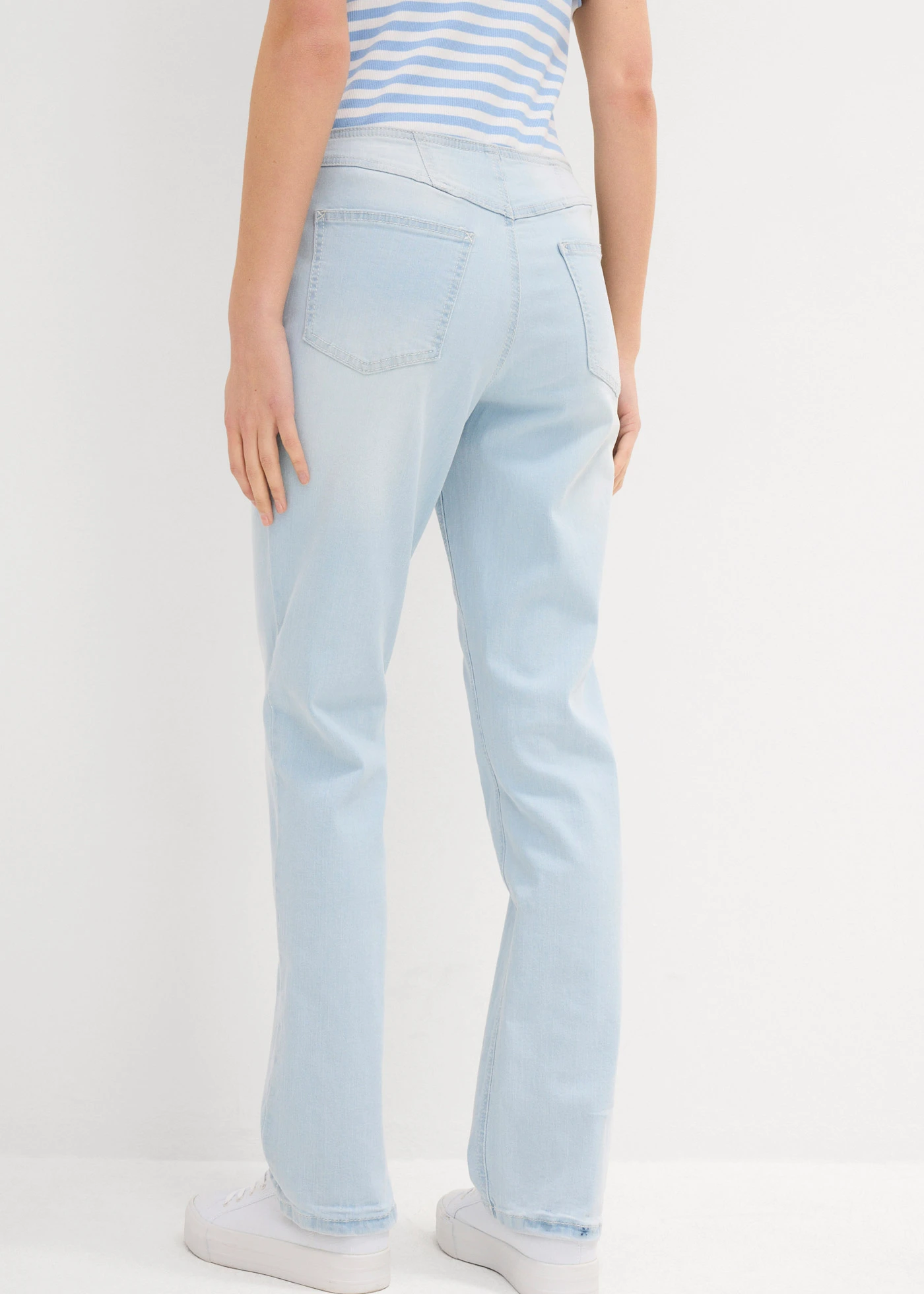 Straight jeans, mid waist • ijsblauw denim used • bonprix online shop