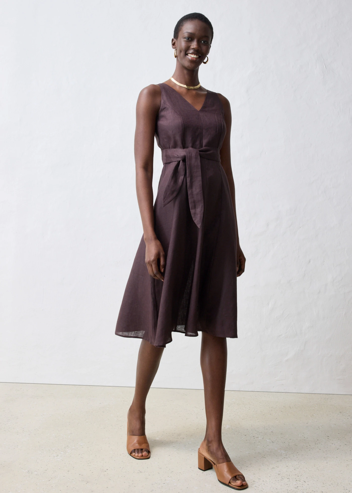 Midi jurk van puur linnen • donkerbruin • bonprix online shop