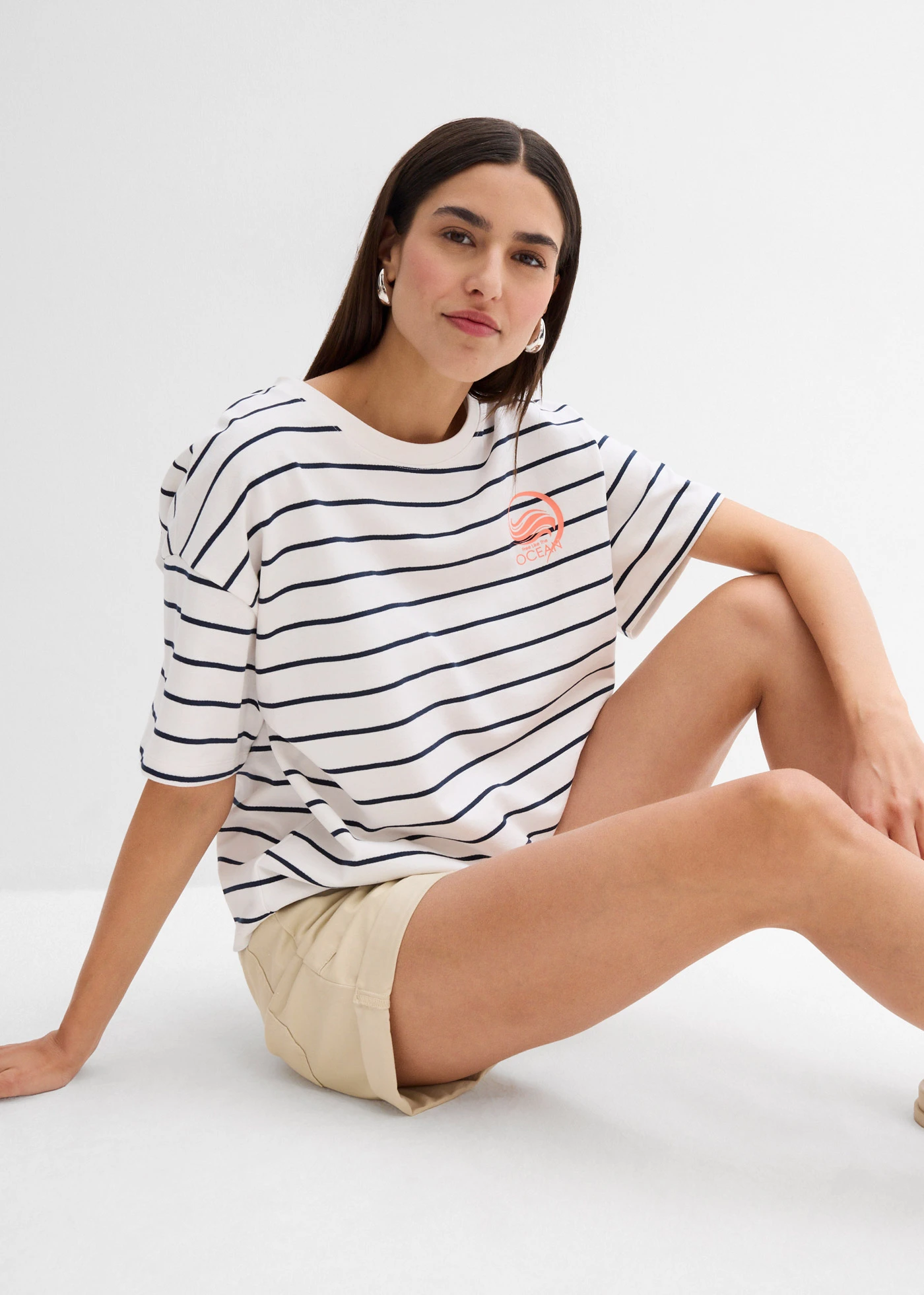 Sweat doux en coton mélangé • blanc cassé-bleu foncé rayé • Boutique bonprix