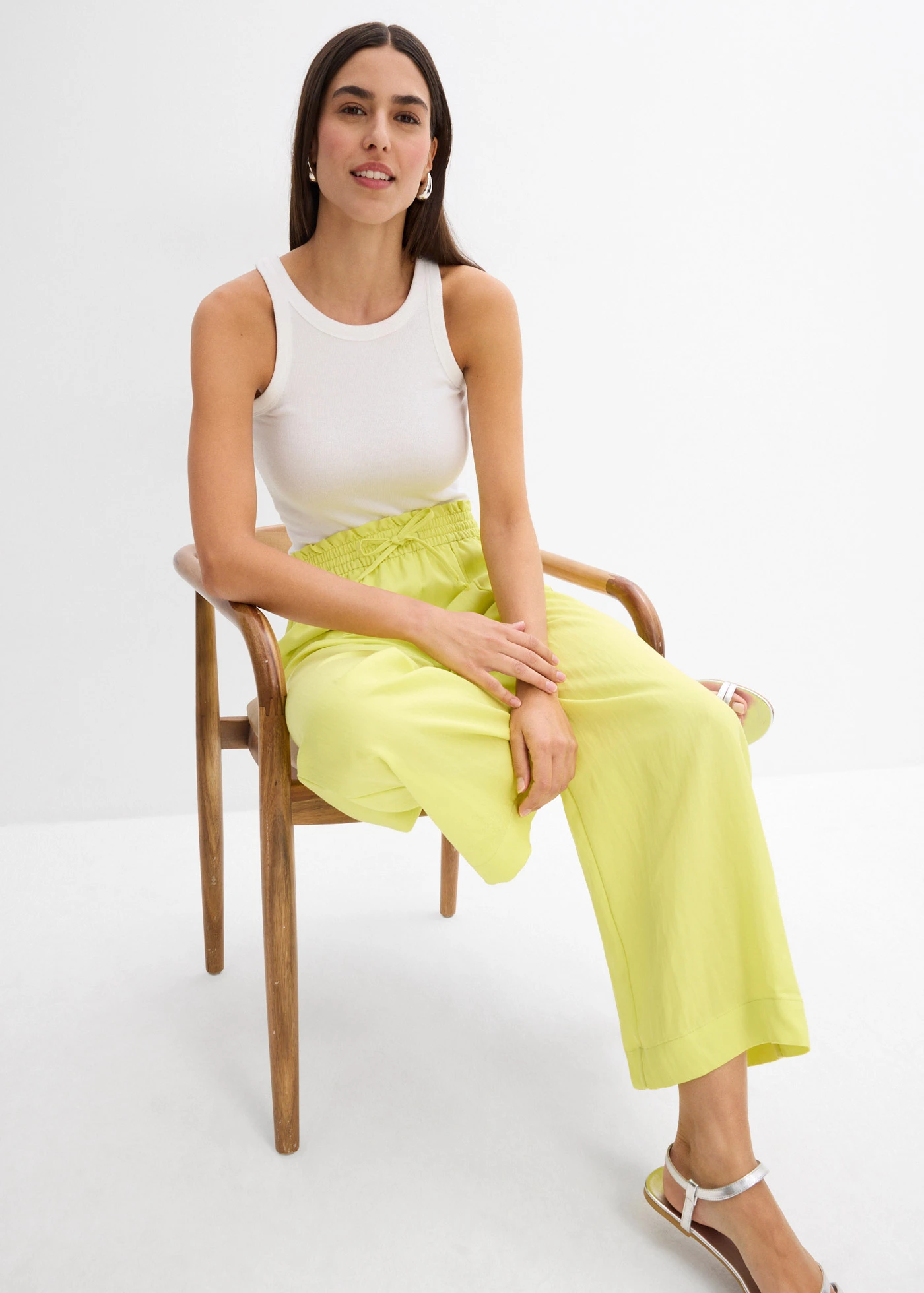 Pantalon large et fluide en lyocell mélangé • jaune citron • Boutique bonprix