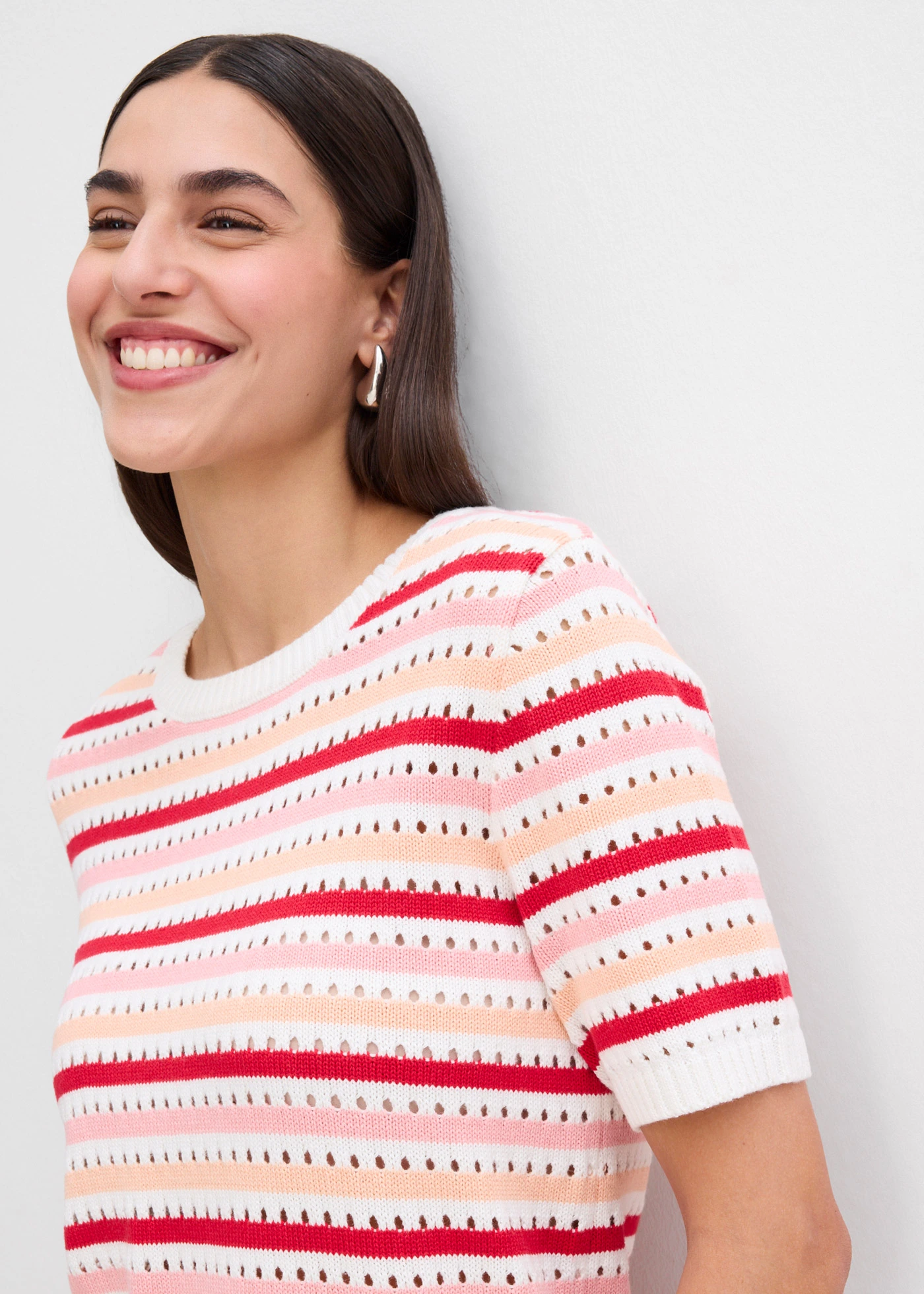 T-shirt en maille ajourée • écru-melba-rouge profond-rose dragée rayé • Boutique bonprix