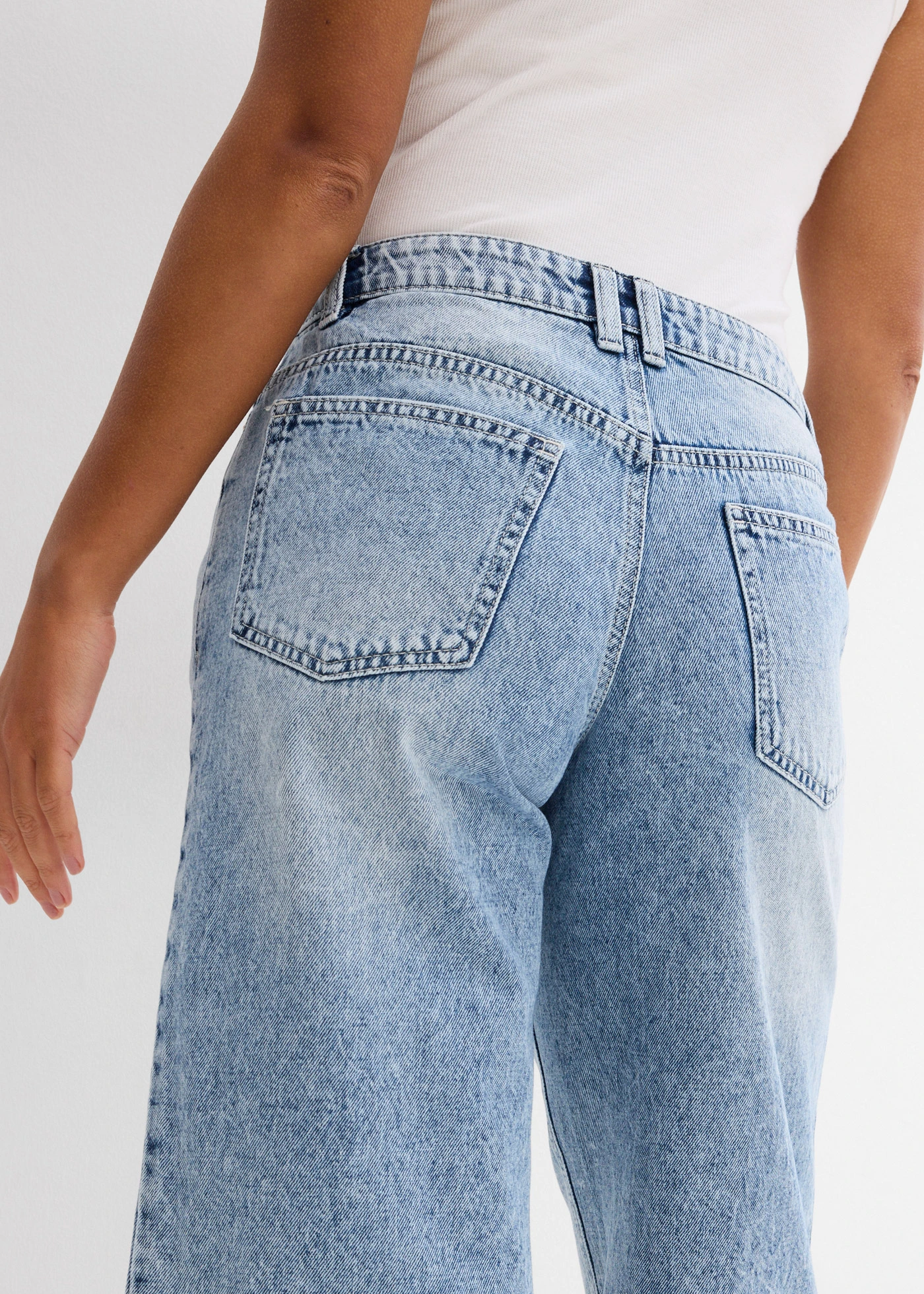 Jeansbermuda mid waist, low stretch • ijsblauw denim used • bonprix online shop