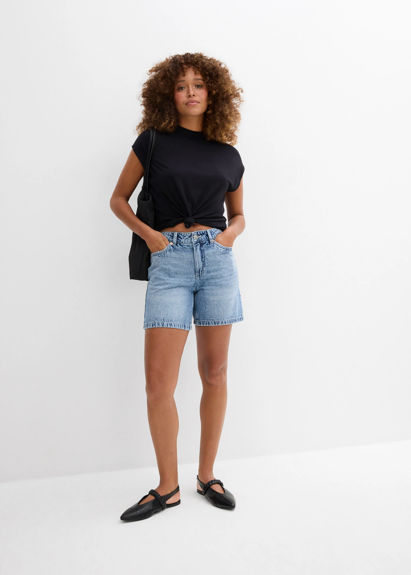 Jeansshort, mid waist • blauw denim used • bonprix online shop