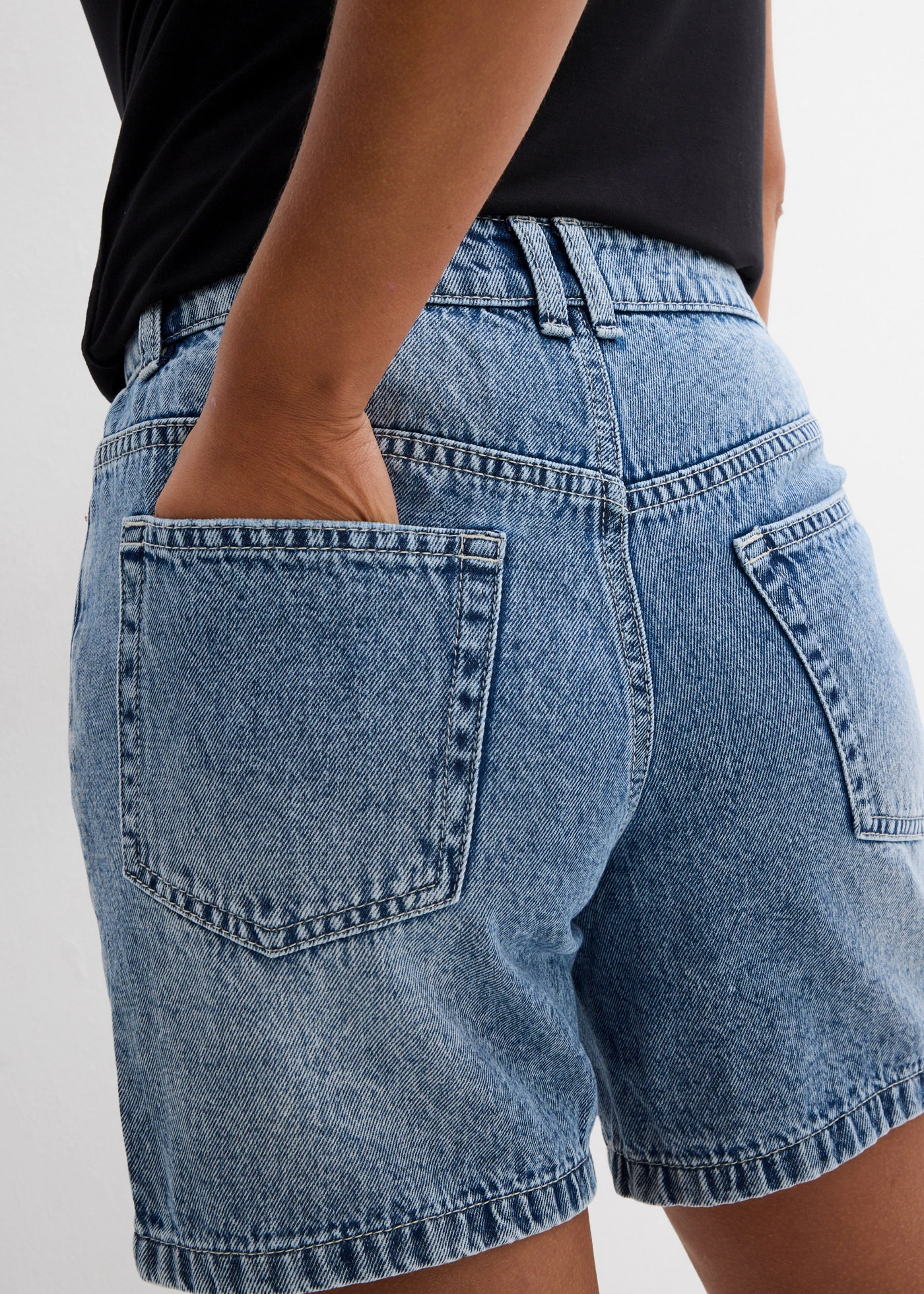 Jeansshort, mid waist • blauw denim used • bonprix online shop
