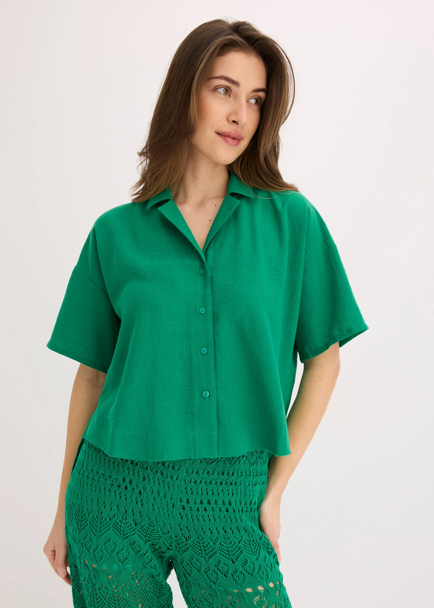 Oversize košilová halenka • drahokamově zelená • bonprix obchod