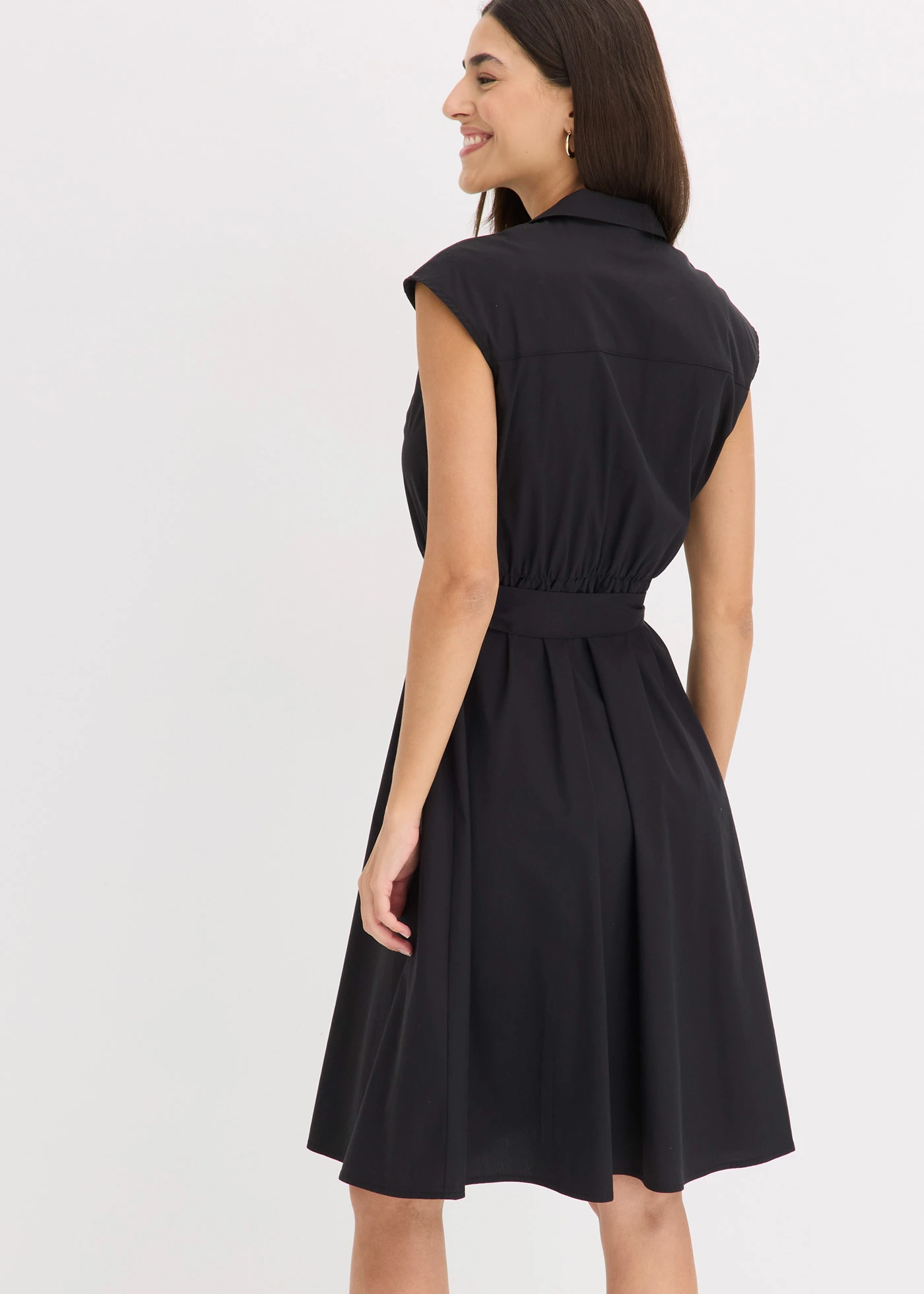 Halenkové šaty s vázačkou • černá • bonprix obchod