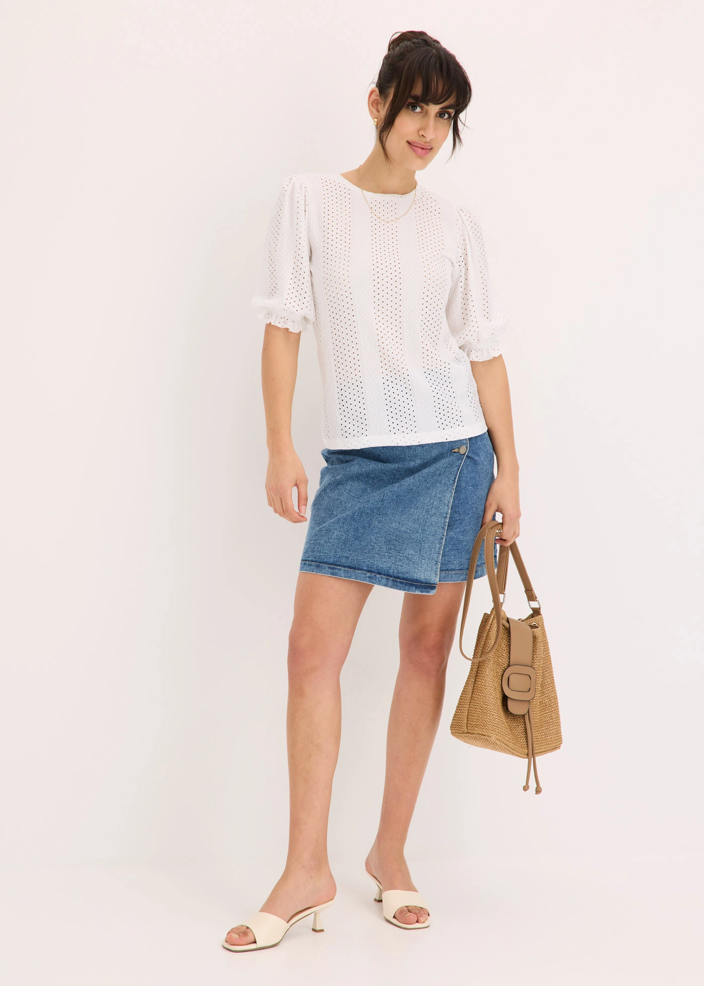 Shirt met broderie anglaise en volants • wit • bonprix online shop