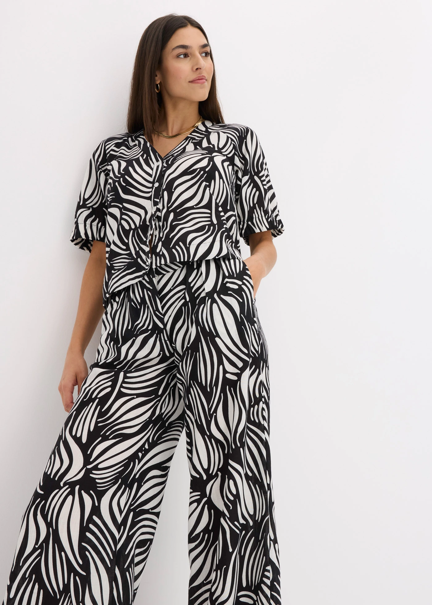 Palazzo kalhoty s pohodlnou pasovkou • černo-přírodní bílá s potiskem • bonprix obchod