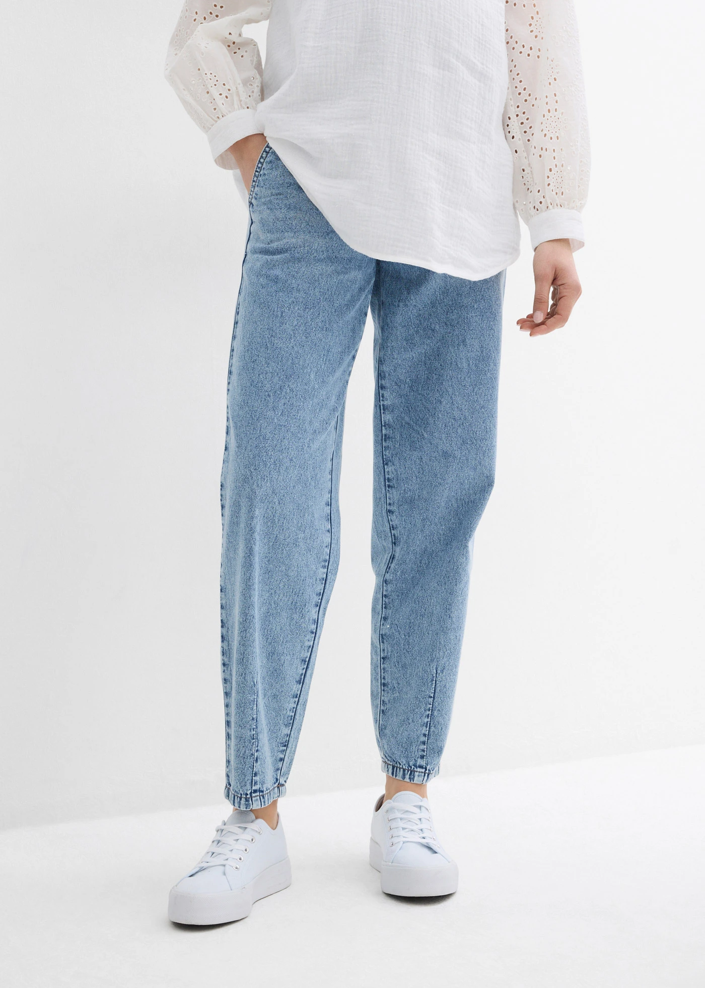 Bokáig érő kismama farmer Boyfriend fazonban • világoskék denim • bonprix áruház