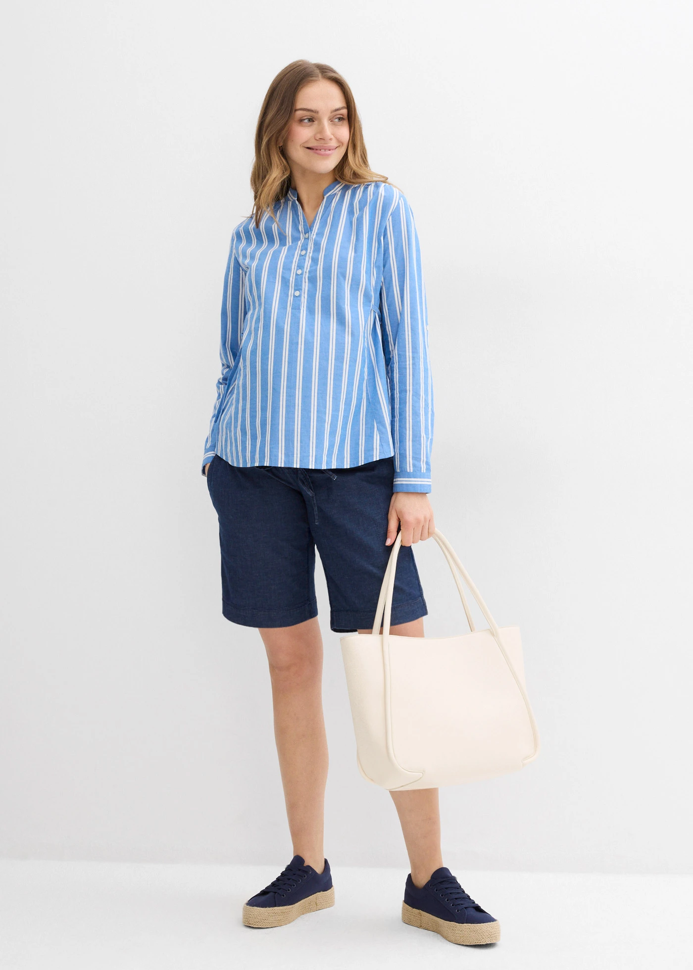 Kismama rövidnadrág vékony, elasztikus denimből • kék denim • bonprix áruház