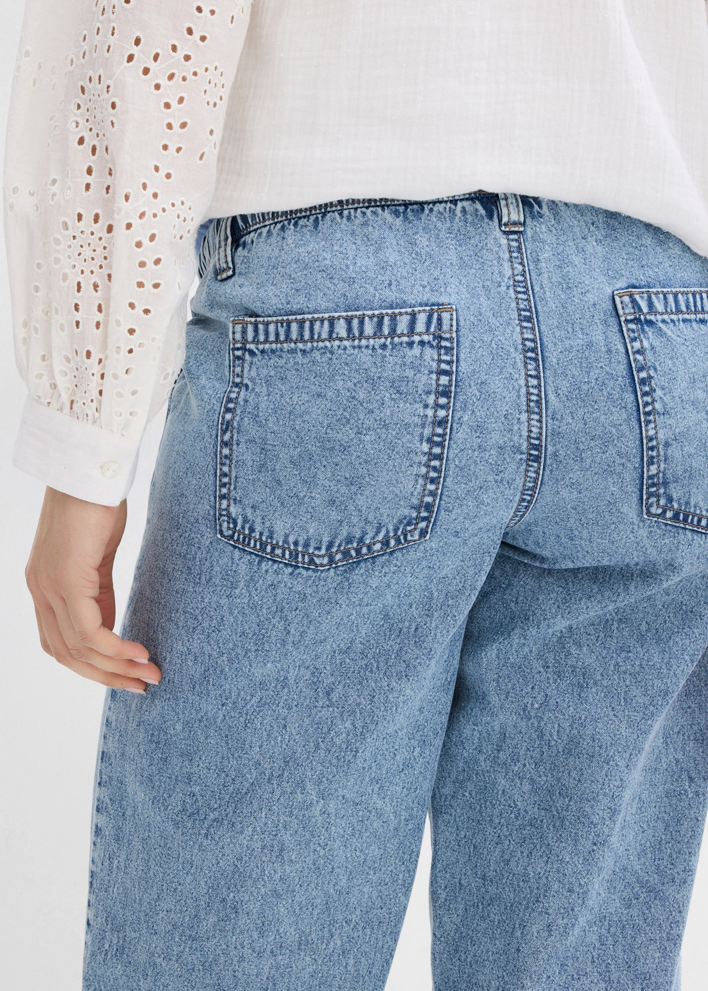 Dżinsy ciążowe w długości do kostki, boyfriend fit • jasnoniebieski denim • sklep bonprix