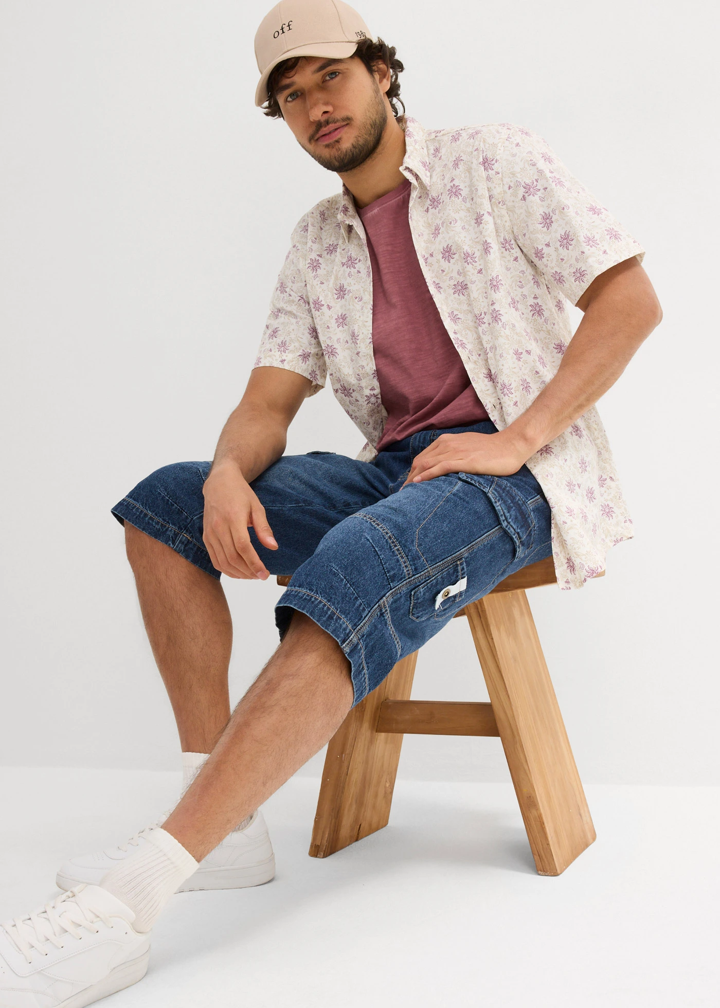 Vékony, hosszú farmer cargo bermuda, Relaxed Fit • kékesbézs denim • bonprix áruház