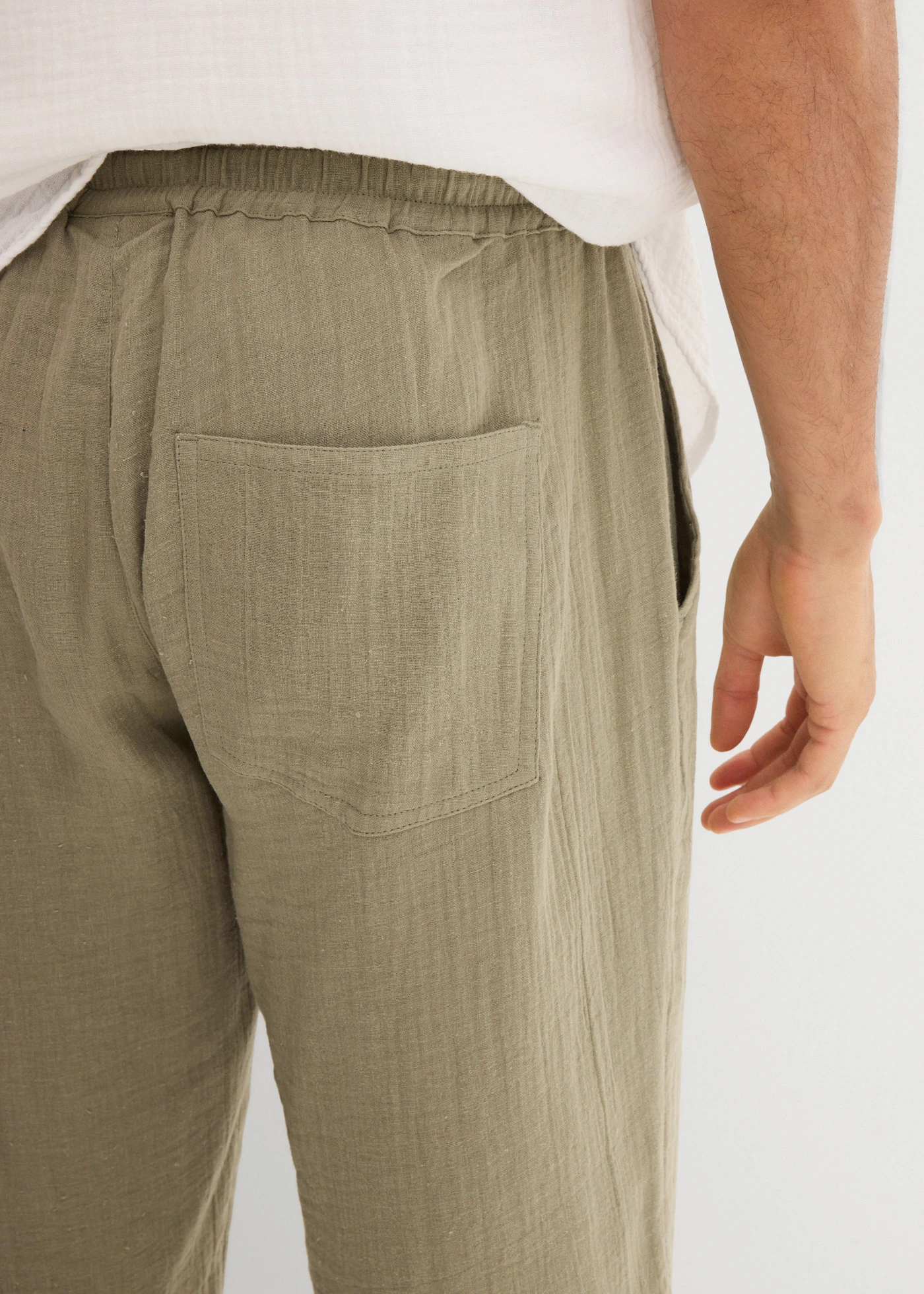 Regular Fit belebújós muszlin nadrág tiszta pamutból, Tapered • füst olívazöld • bonprix áruház