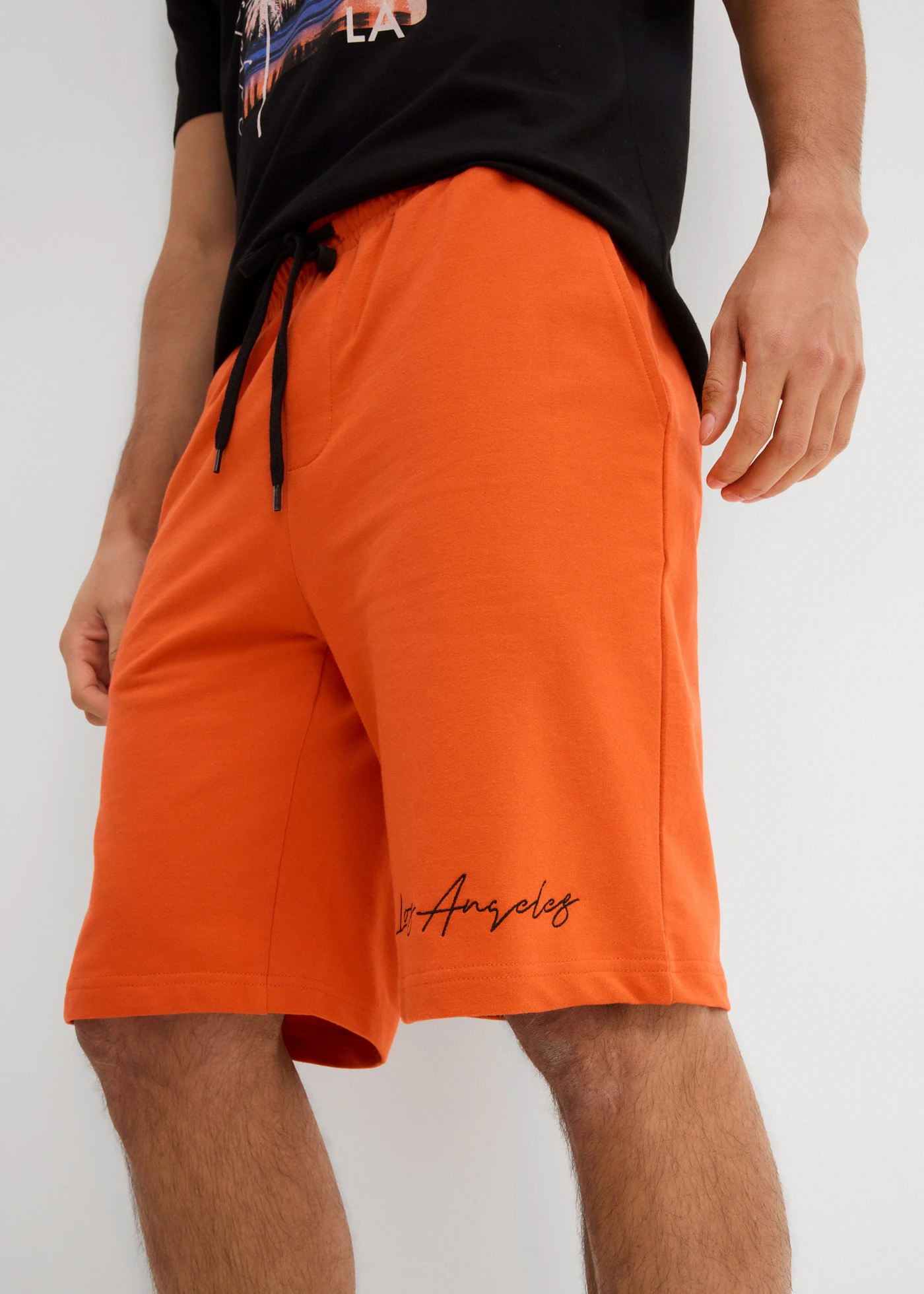 T-shirt en sweatbermuda (2-dlg. set) • zwart+mat oranje met print • bonprix online shop