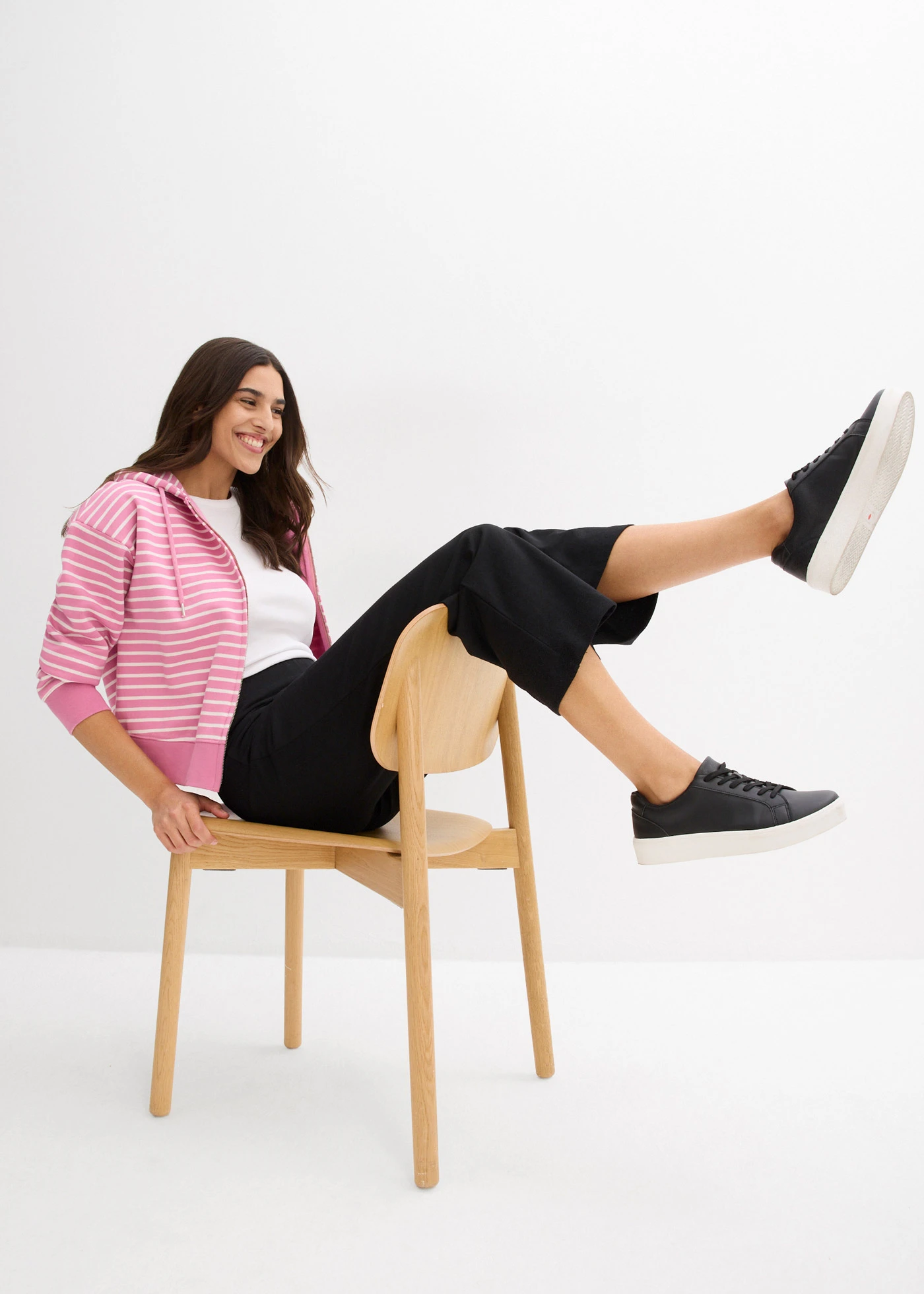 Wijde sweatpants • zwart • bonprix online shop