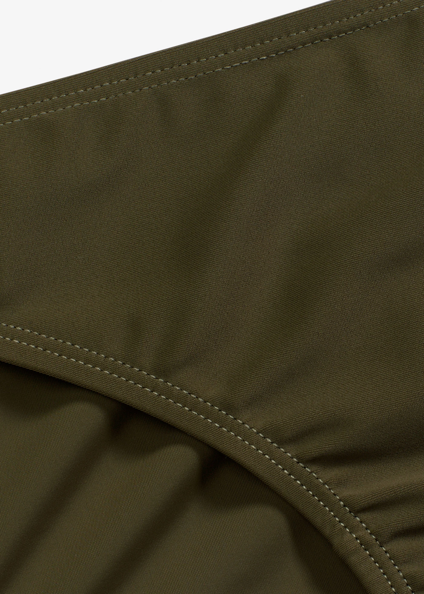 Bikinibroekje met gerecycled polyamide • donkerolijfgroen • bonprix online shop