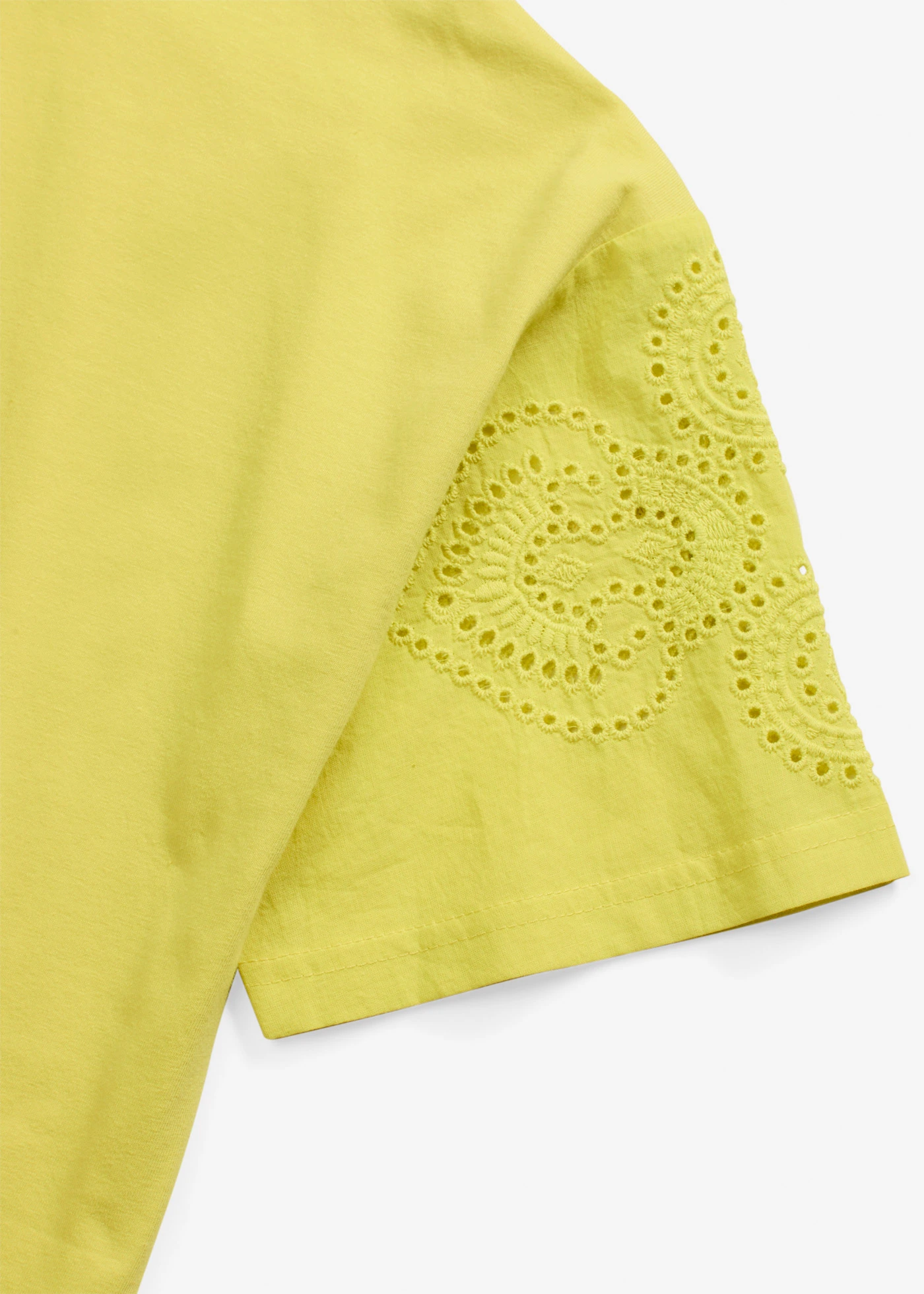 Tricou cu broderie perforată • galben citric • magazin bonprix