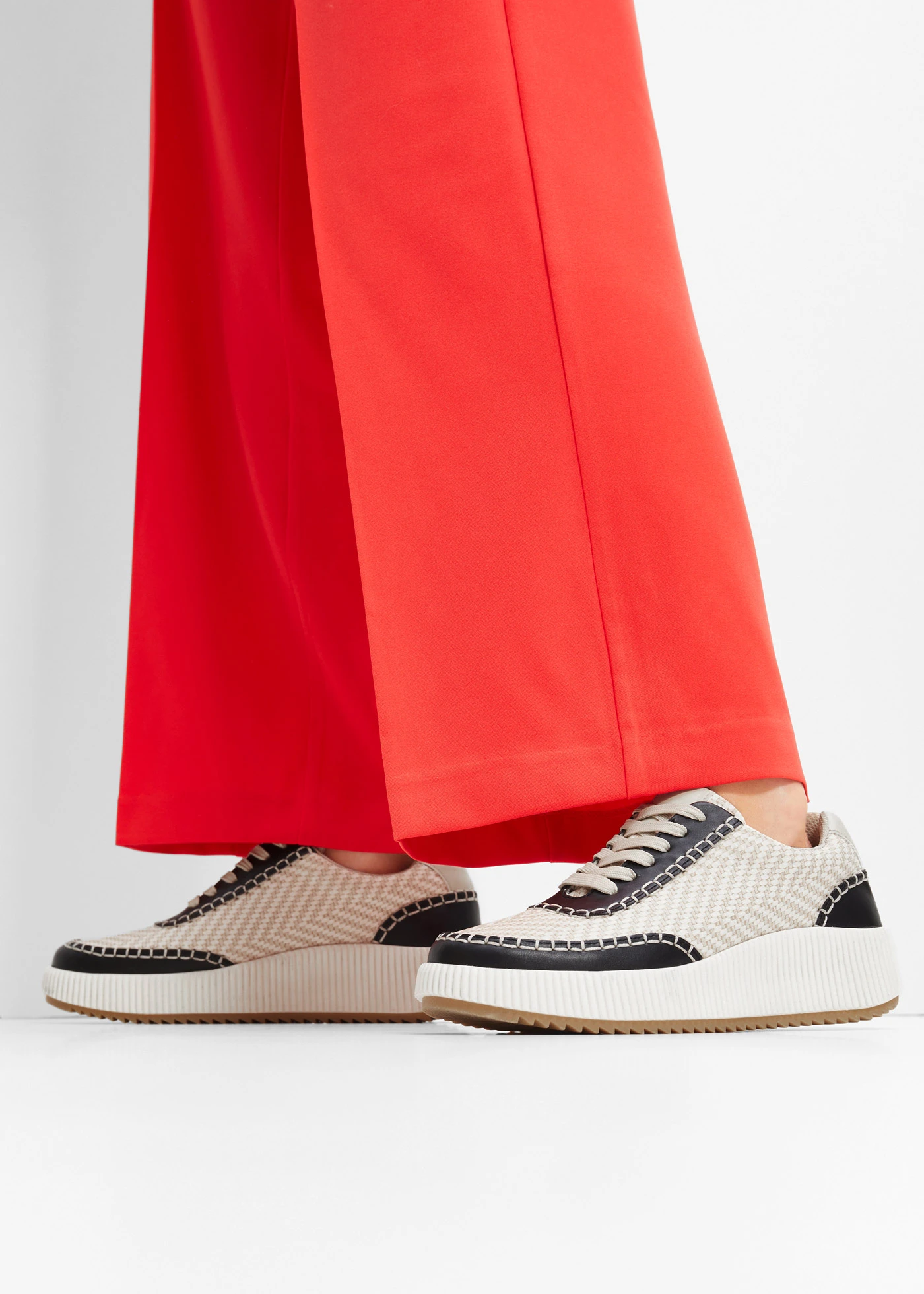 Sneakers • beige-zwart • bonprix online shop