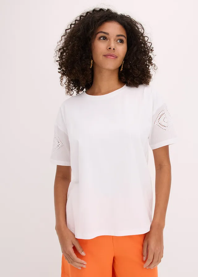 T-shirt avec broderies anglaises • blanc • product-page.page-title-suffix