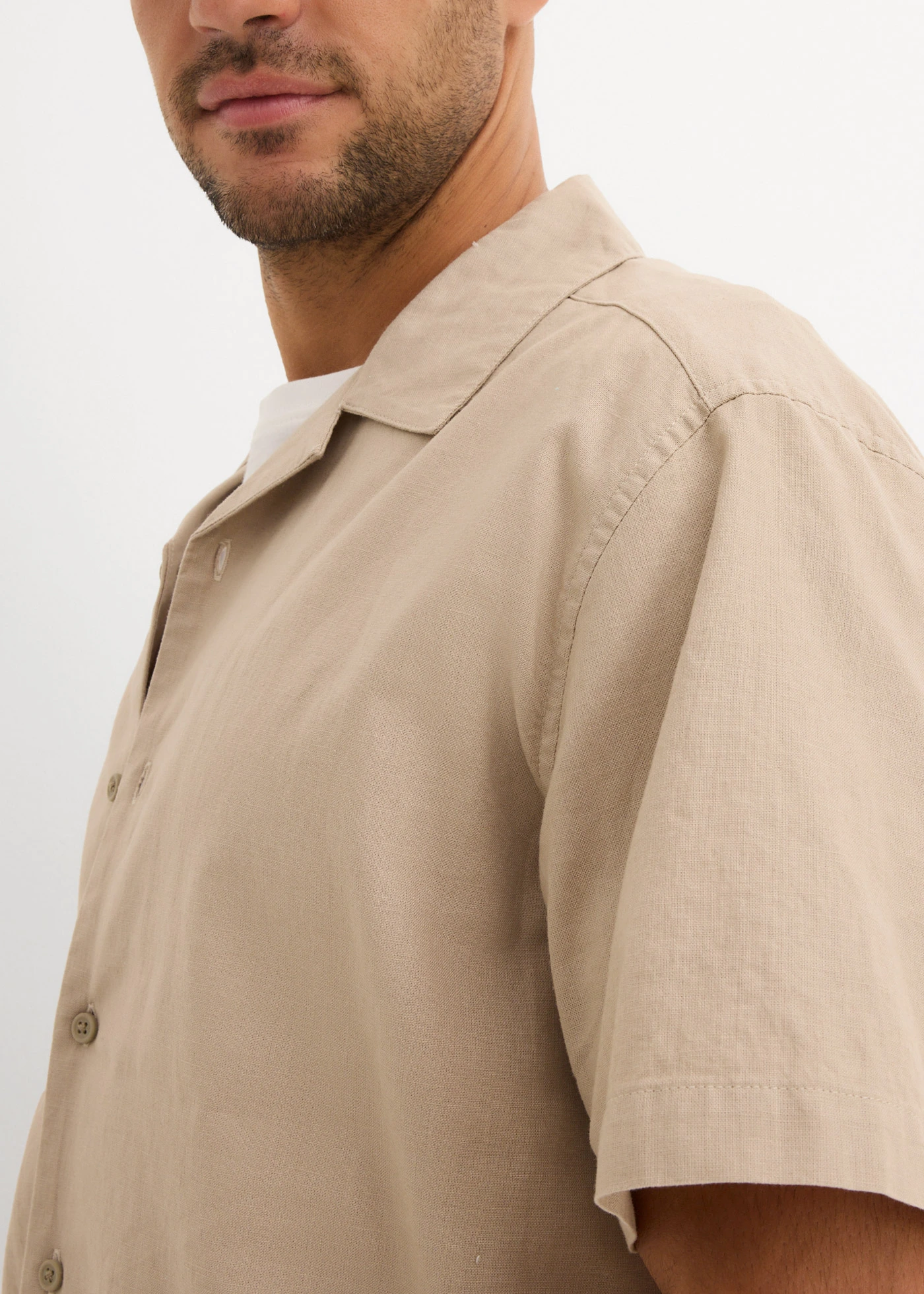 Koszula z krótkim rękawem z przewiewnej mieszanki lnu, loose fit • piaskowy • sklep bonprix