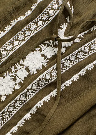 Blouse met borduursel • donkerolijfgroen-beige • bonprix online shop