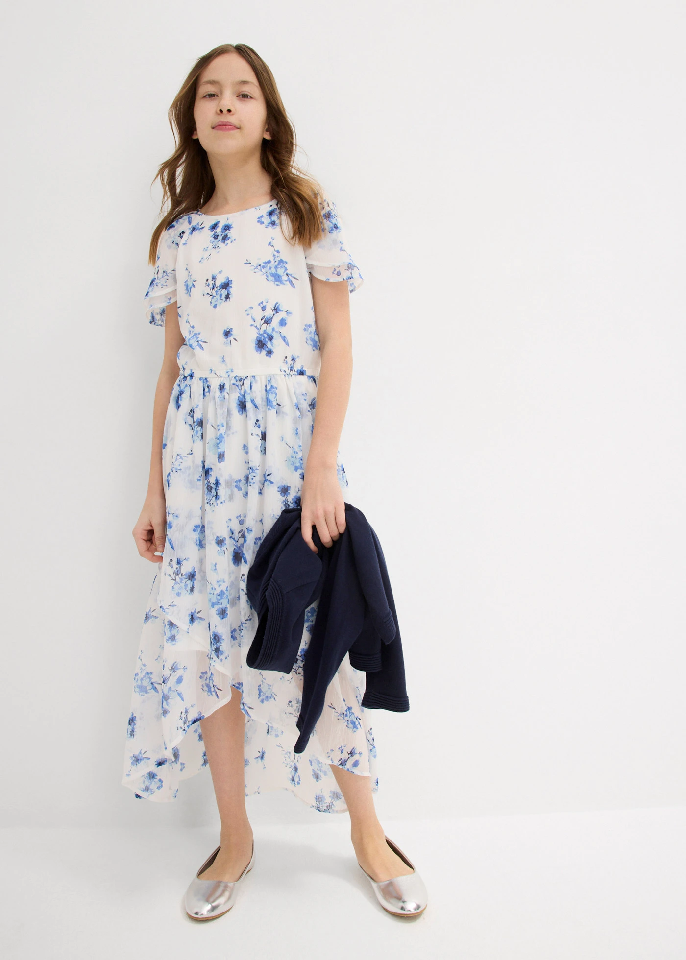 Robe en tissu créponné • écru-bleu nuit floral • Boutique bonprix
