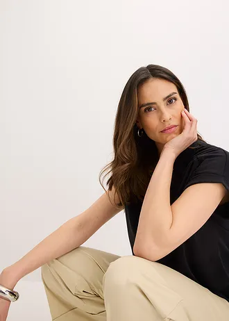 Triko polo z viskózového piké, s krajkovou vsadkou • černá • bonprix obchod