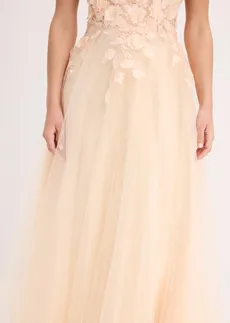 Robe longue en tulle délicat ornée de fleurs appliquées • champagne • Boutique bonprix