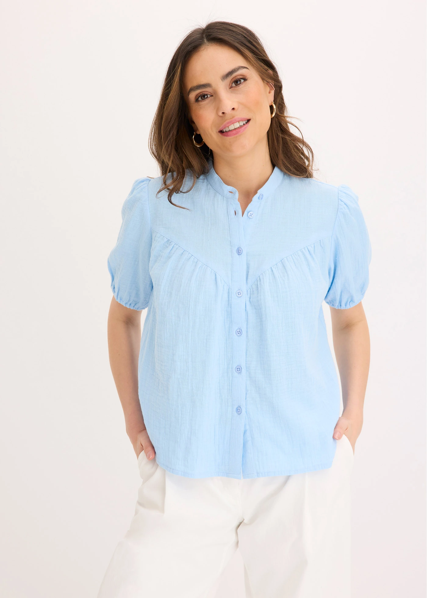 Mousseline blouse met korte pofmouwtjes • lichtblauw • bonprix online shop