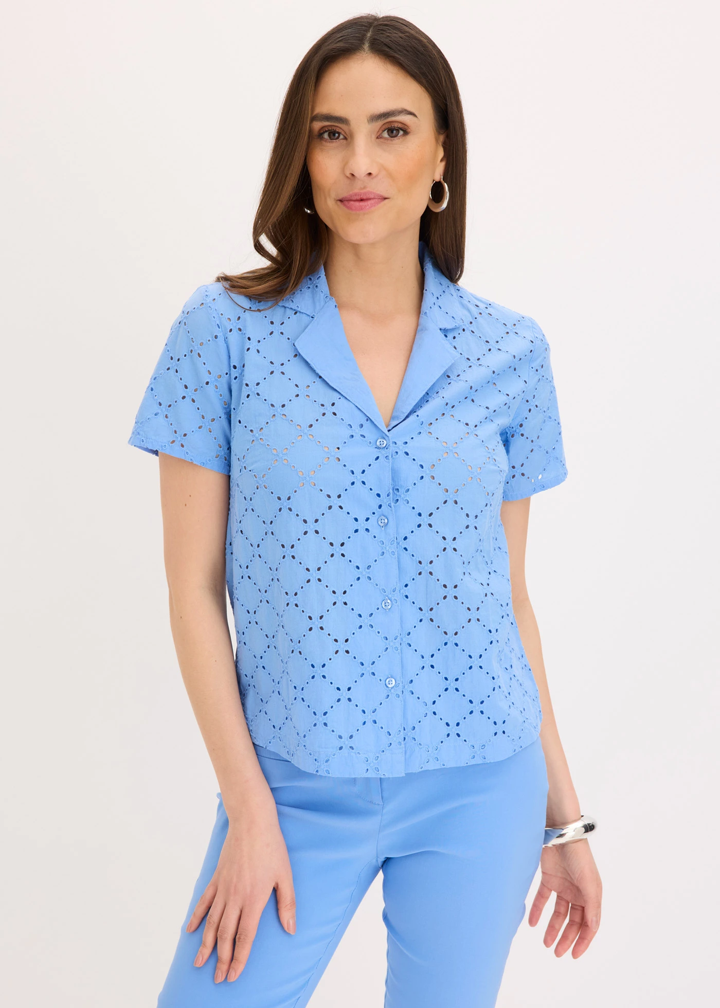 Blouse met broderie anglaise • middenblauw • bonprix online shop