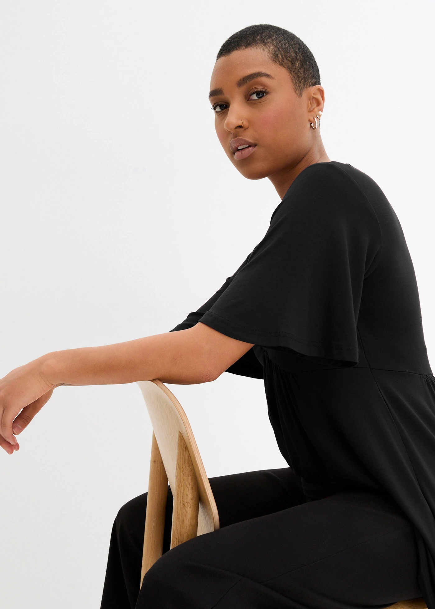 T-shirt in een viscosemix • zwart • bonprix online shop