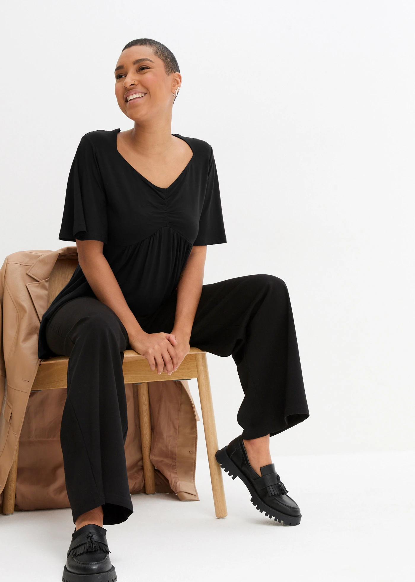 T-shirt in een viscosemix • zwart • bonprix online shop