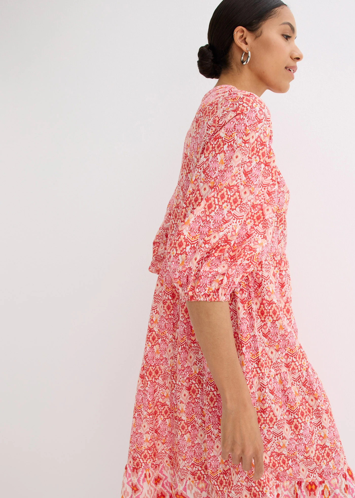 Midi ruha vékony pamutból • eperpiros-gyapjúfehér mintás • bonprix áruház