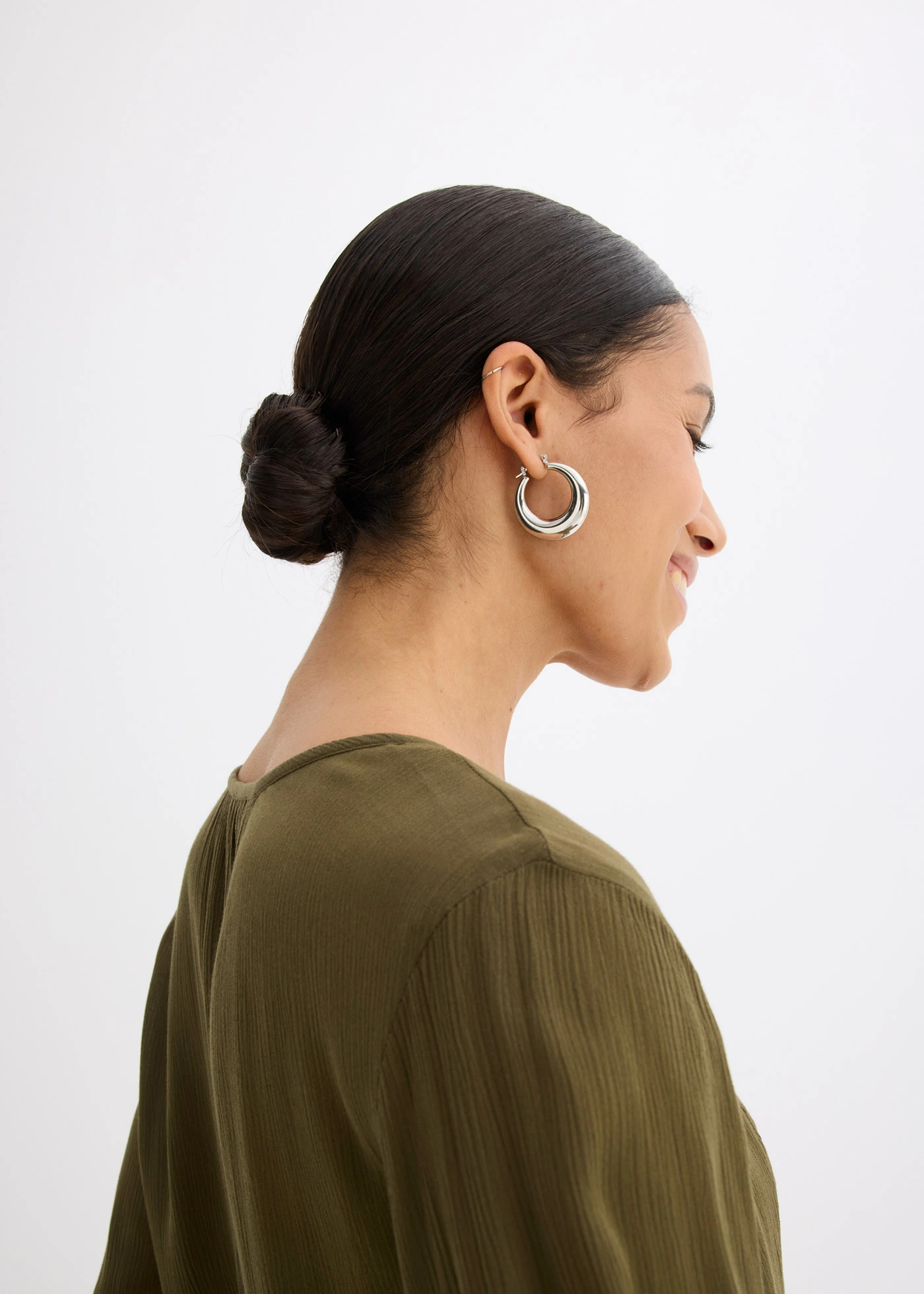 Blouse met borduursel • donkerolijfgroen-beige • bonprix online shop