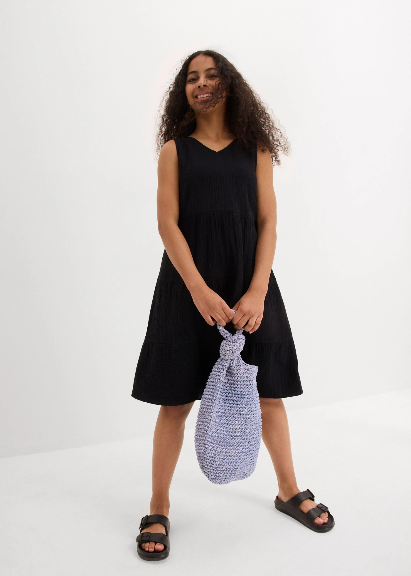 Šaty na ramínka z měkkého mušelínu • černá • bonprix obchod