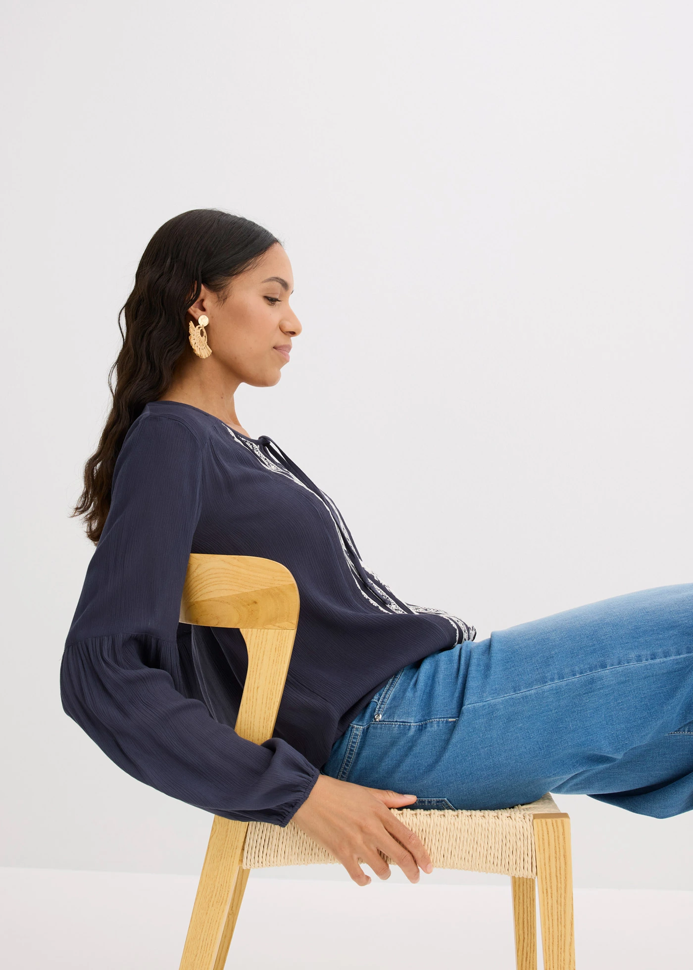 Blouse met borduursel • nachtblauw-beige • bonprix online shop