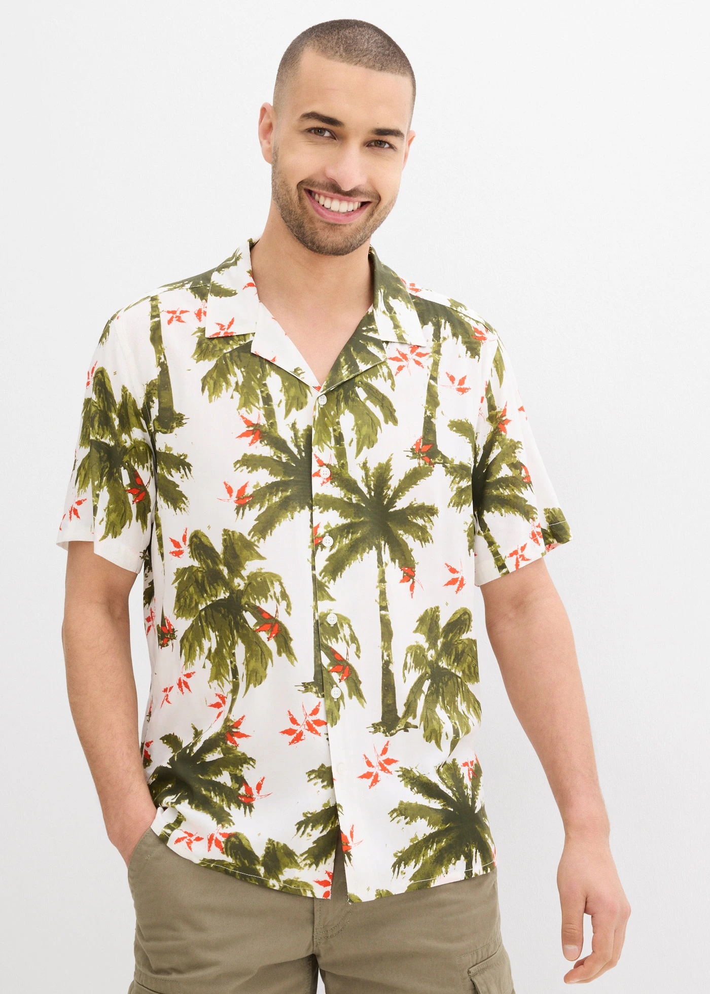 Chemise manches courtes en viscose, loose • blanc cassé/orange/olive/olive doré/olive foncé • Boutique bonprix