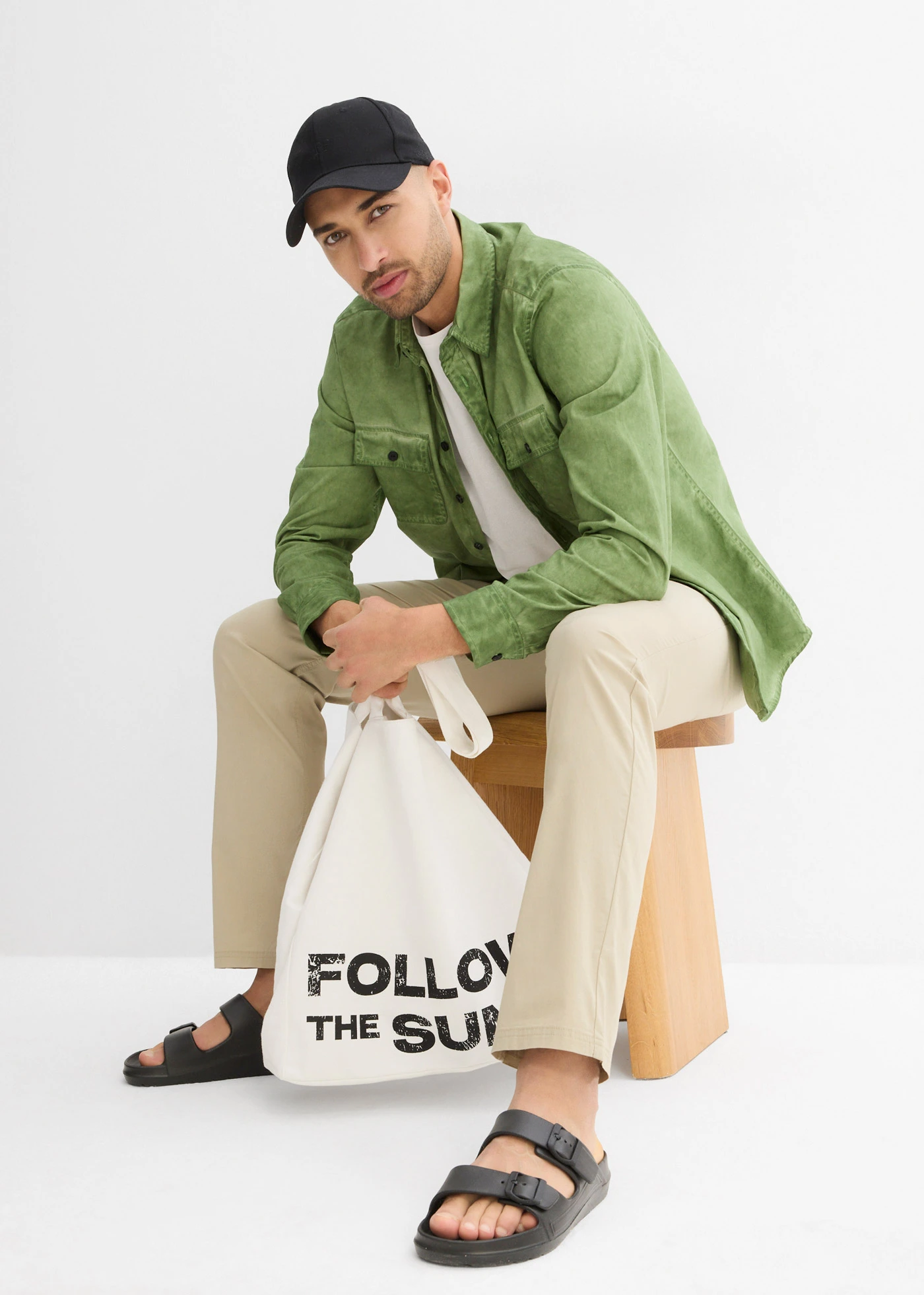 Pantaloni chino stretch, Regular Fit, Straight • kaki fumuriu • magazin bonprix