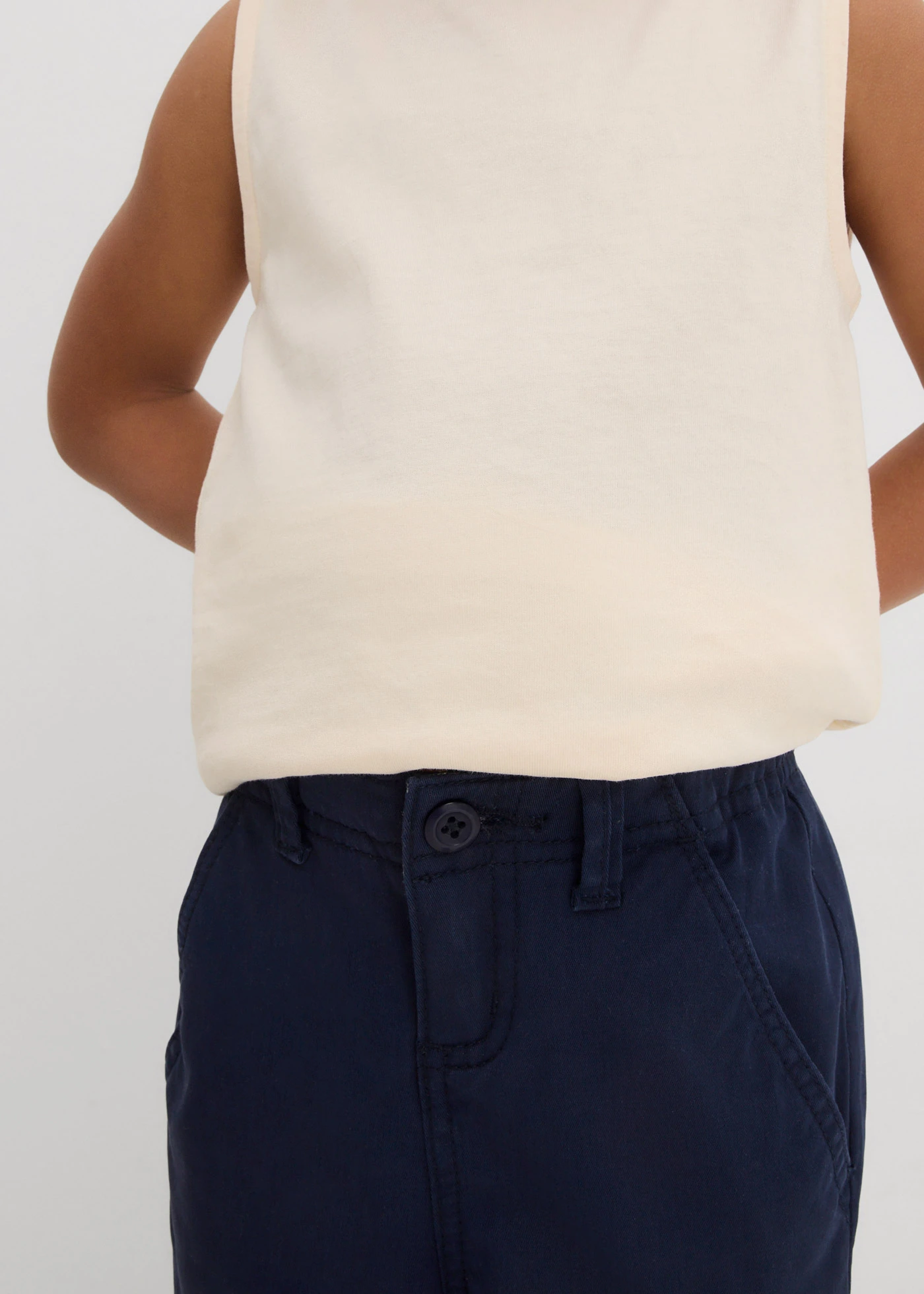 Chino nohavice, rovné, slim fit, prestaviteľný pás • tmavomodrá • obchod bonprix