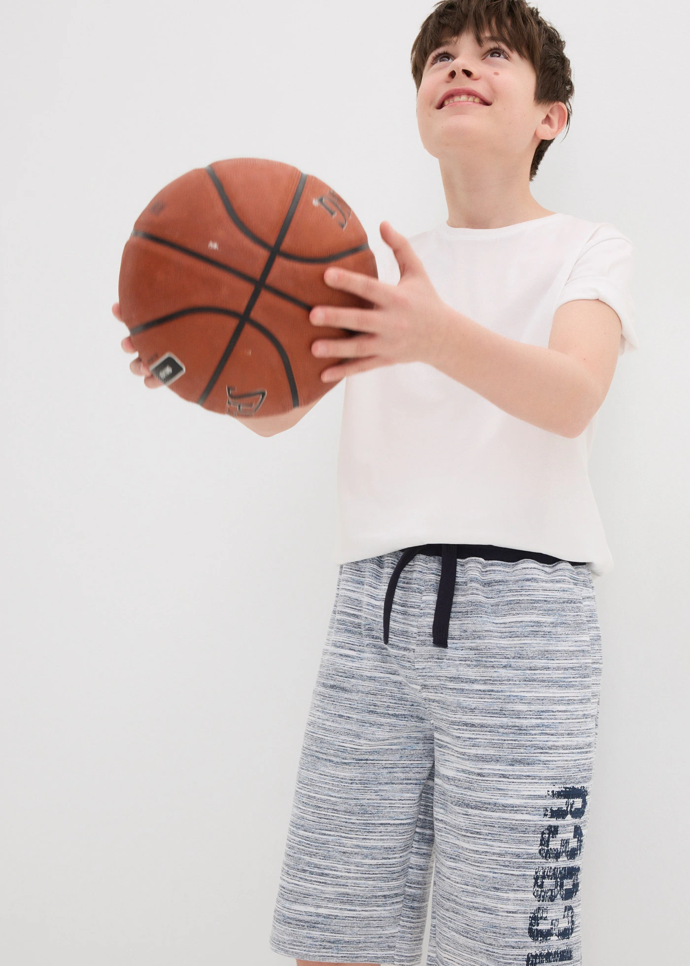 Szabadidős bermuda puha pamut-keverékből • kék-gyapjúfehér melírozott • bonprix áruház