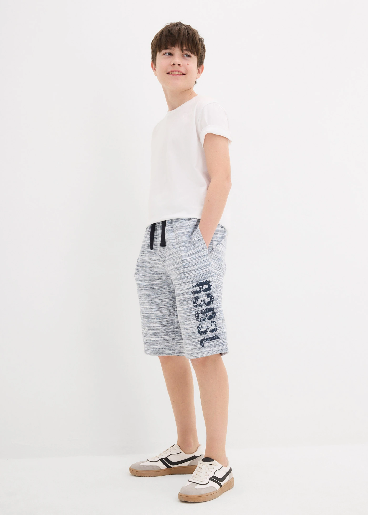 Szabadidős bermuda puha pamut-keverékből • kék-gyapjúfehér melírozott • bonprix áruház