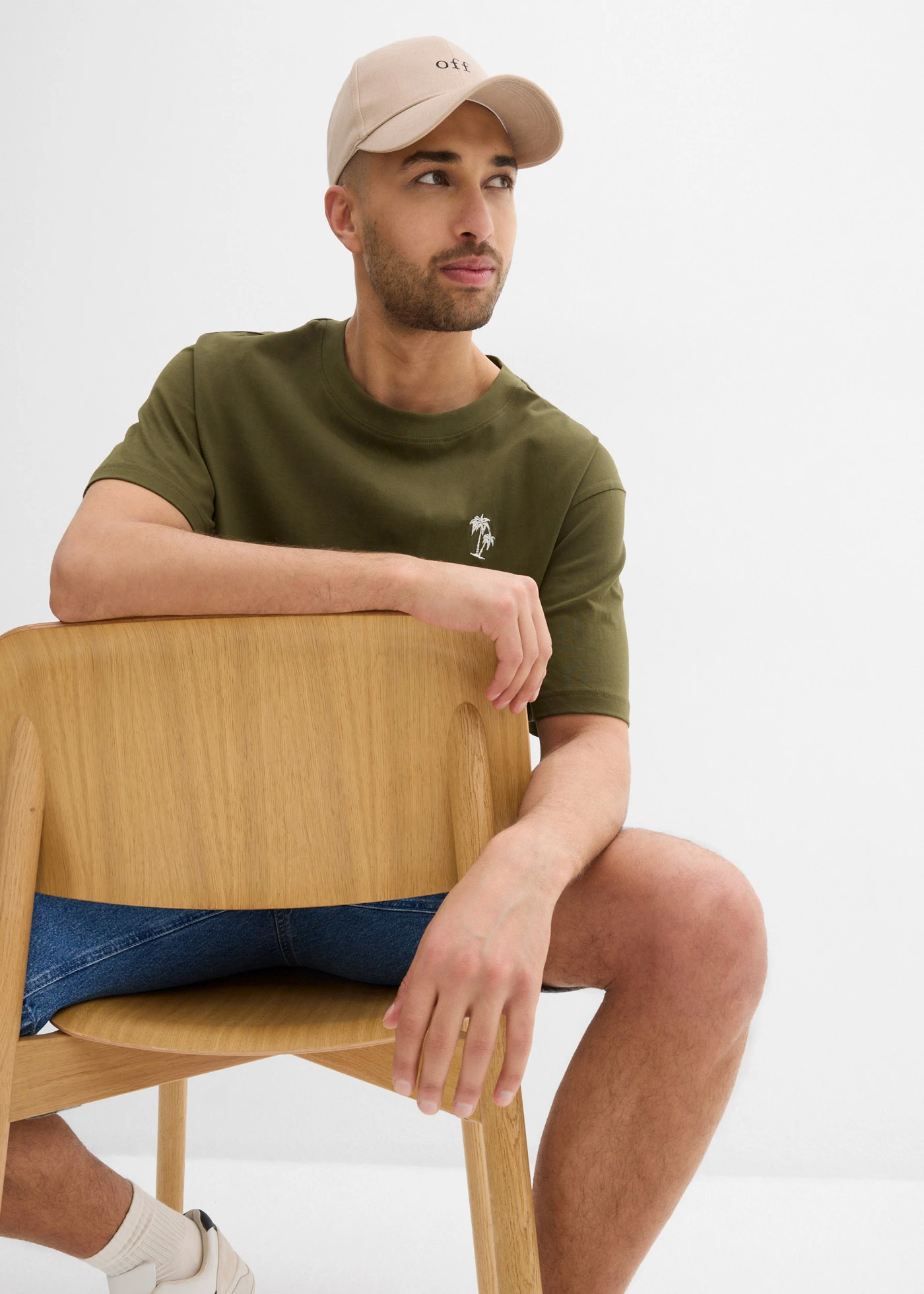 T-shirt met print achter, loose fit • donkerolijfgroen met print • bonprix online shop