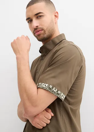 Chemise manches courtes en viscose, slim • olive foncé • Boutique bonprix