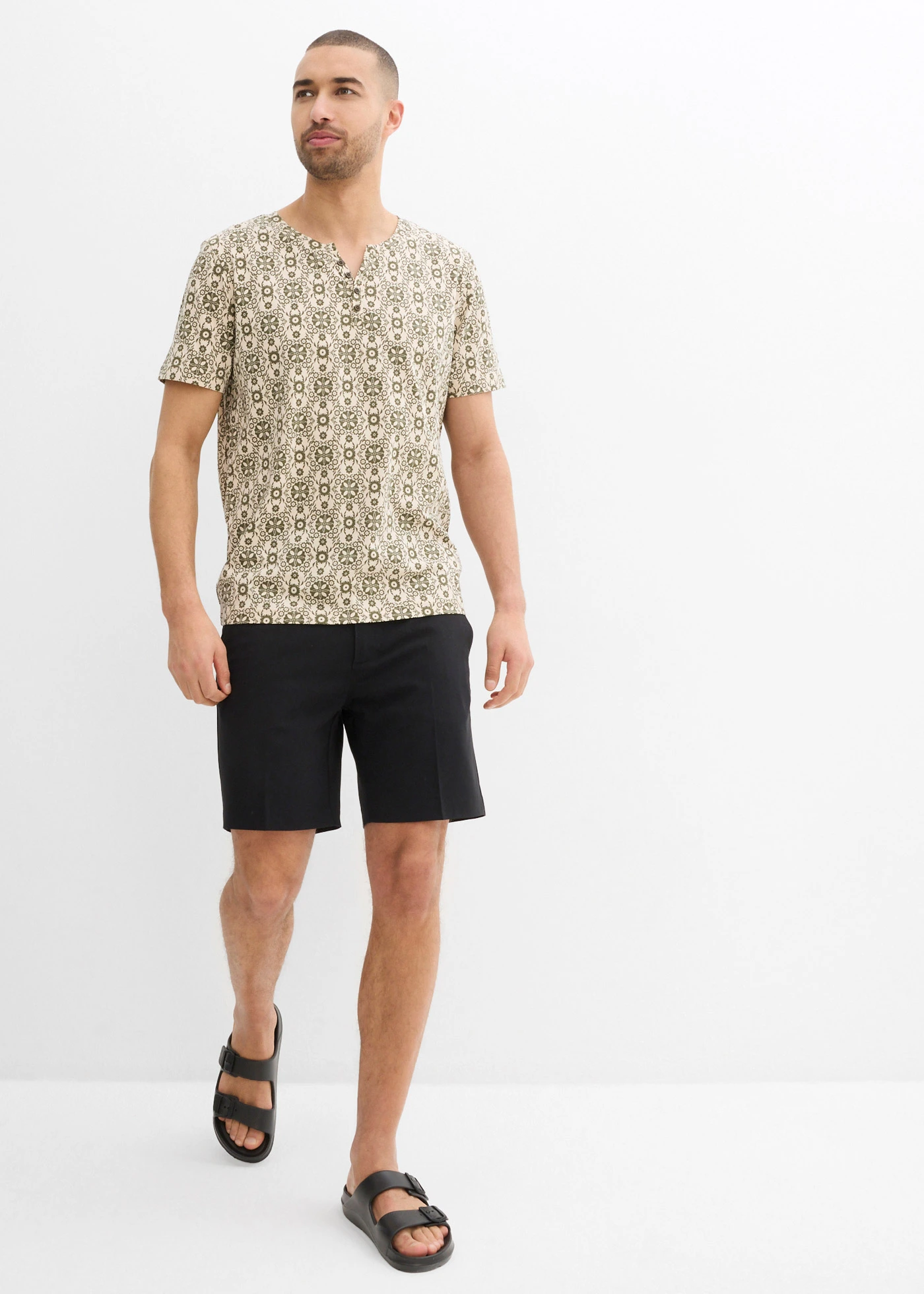 T-shirt col tunisien 100% coton • beige galet/olive foncé imprimé graphique • Boutique bonprix