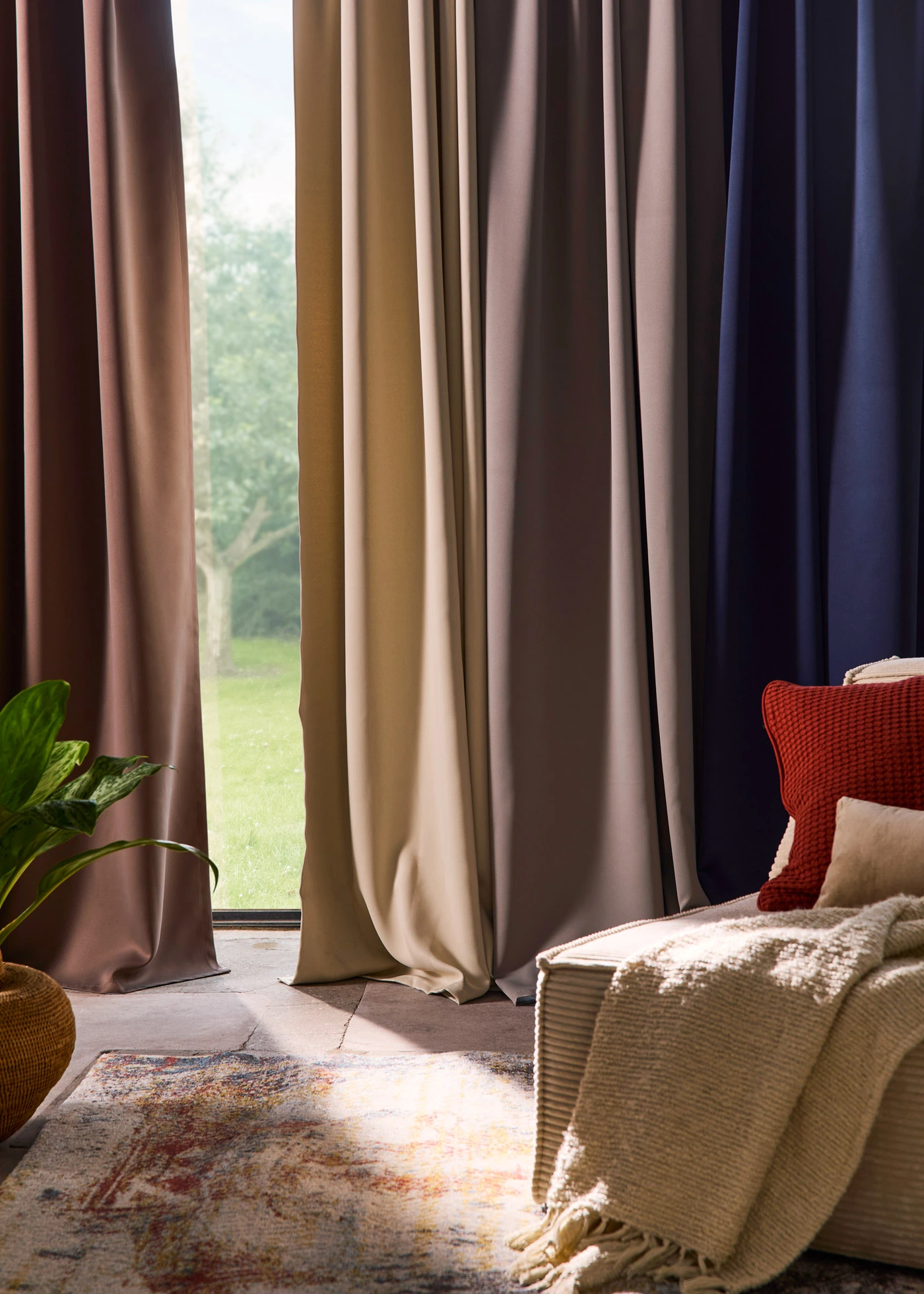 Zatemňujúci záves, v rôznych veľkostiach (1 ks v balení) • tmavohnedá • obchod bonprix